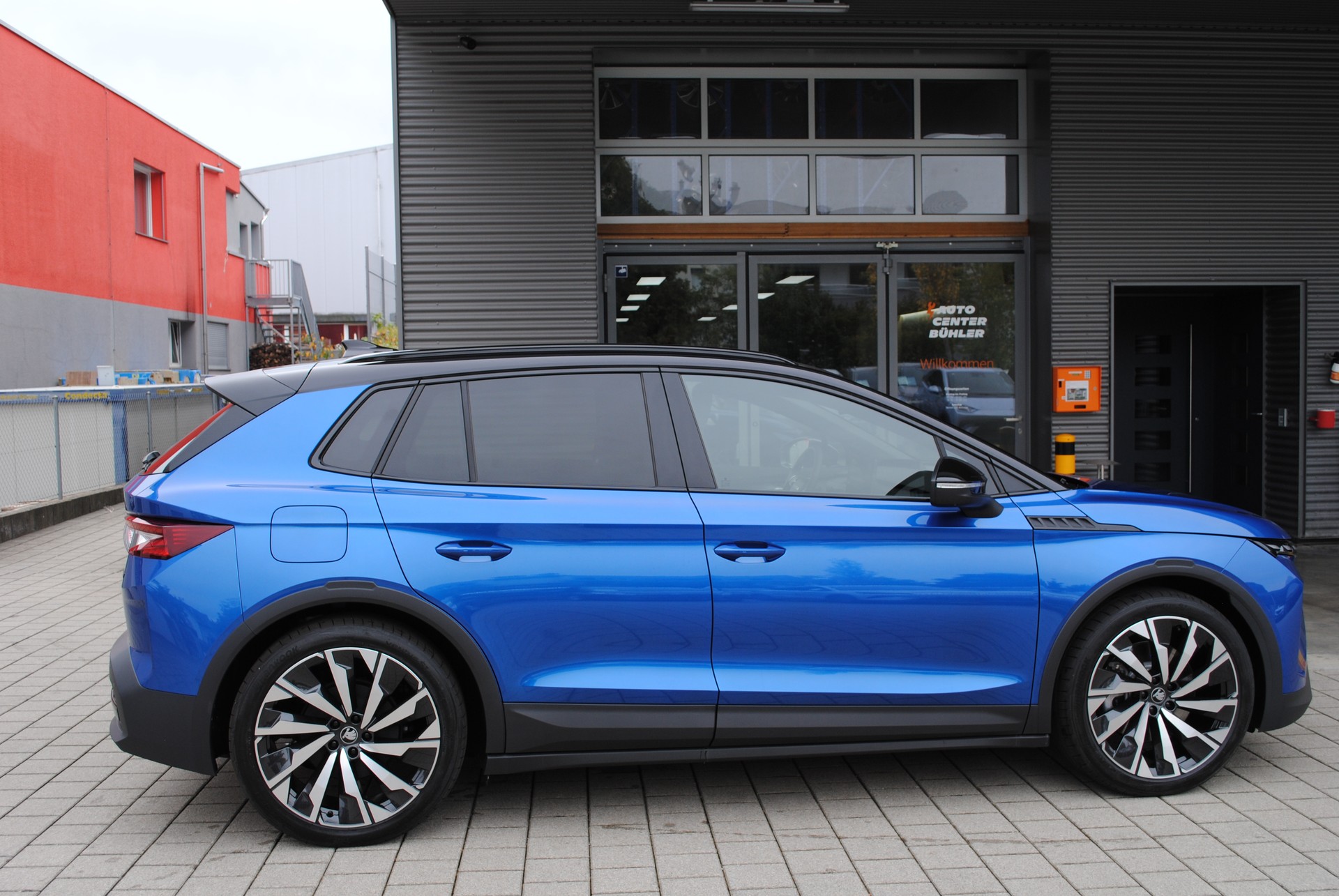 SKODA Elroq 85x Sportline 4x4-image-8