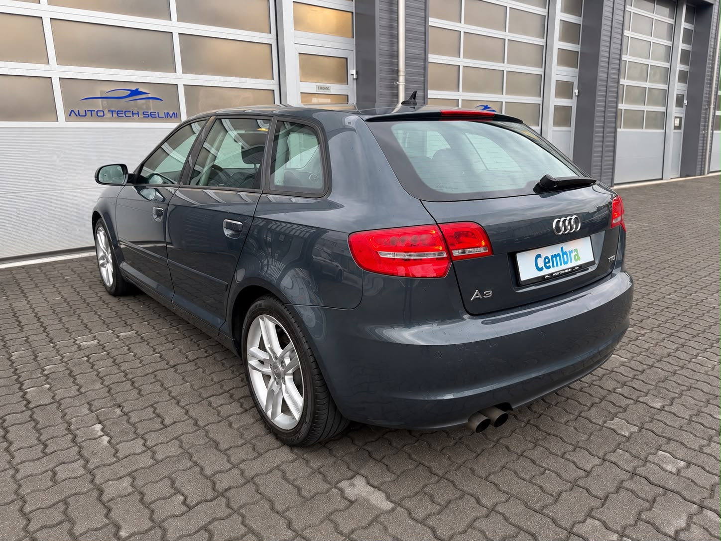 AUDI A3 Sportback 2.0 TFSI Ambition S-tronic-image-6