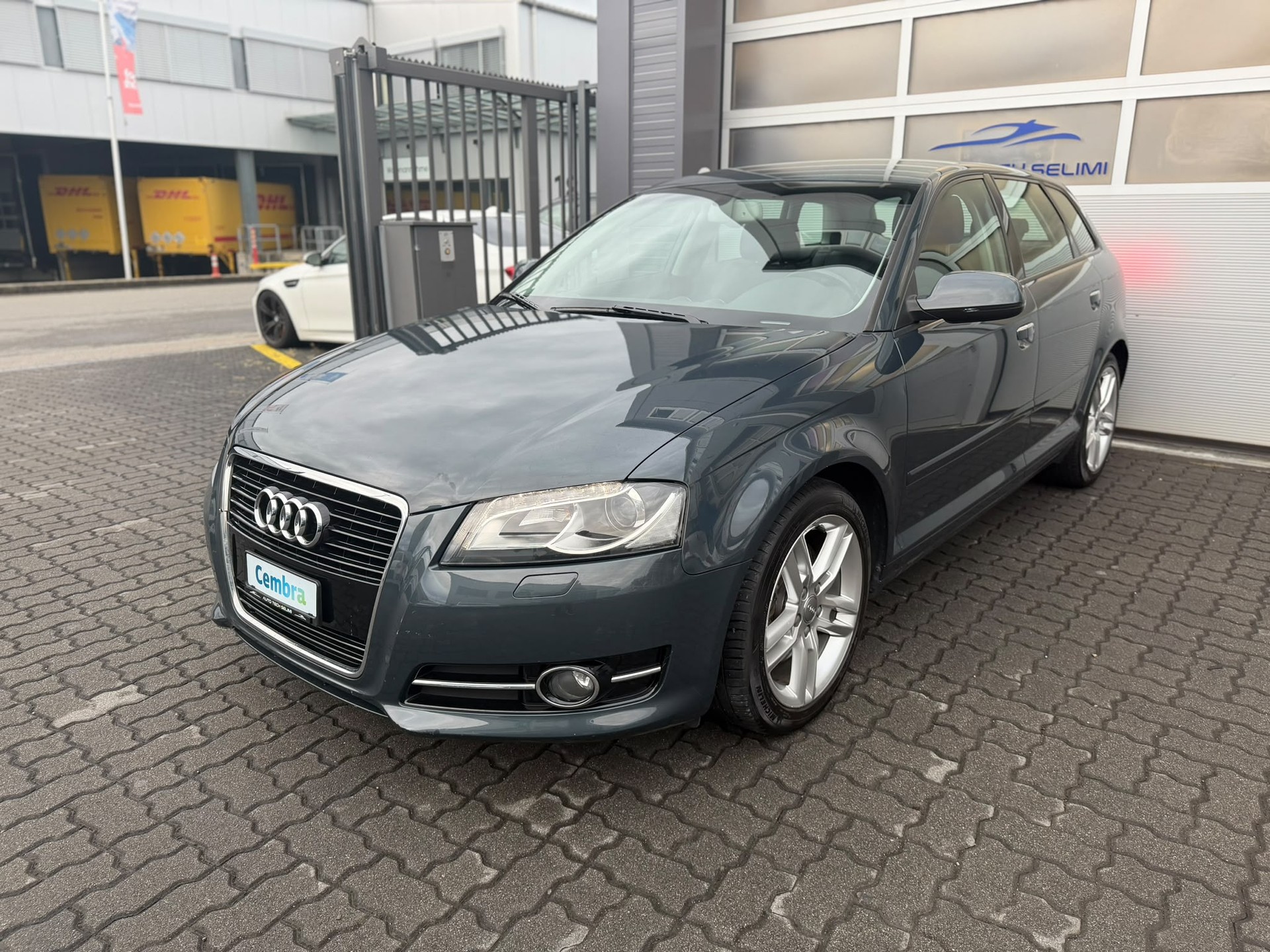 AUDI A3 Sportback 2.0 TFSI Ambition S-tronic-image-1