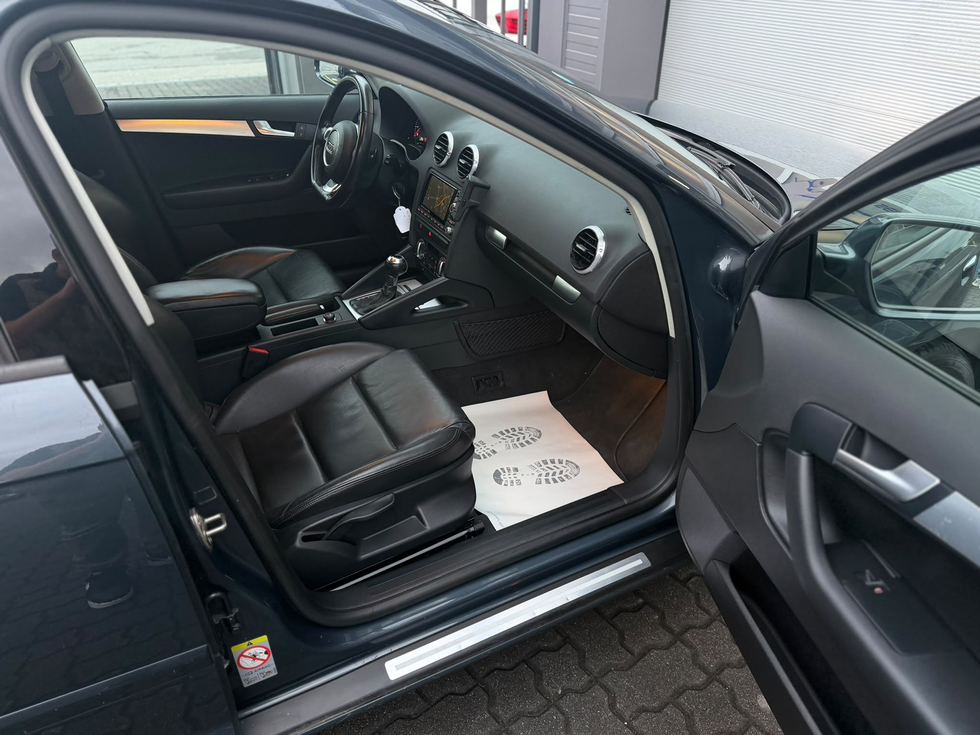 AUDI A3 Sportback 2.0 TFSI Ambition S-tronic-image-11