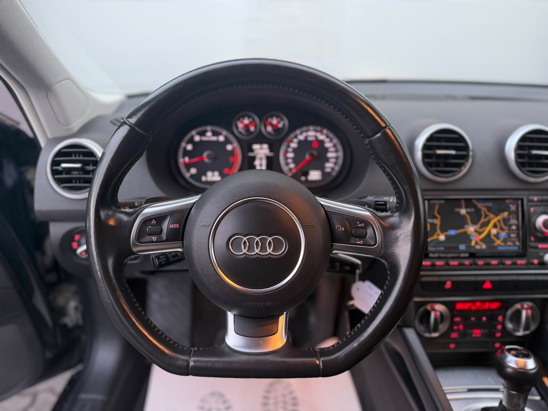 AUDI A3 Sportback 2.0 TFSI Ambition S-tronic-image-10