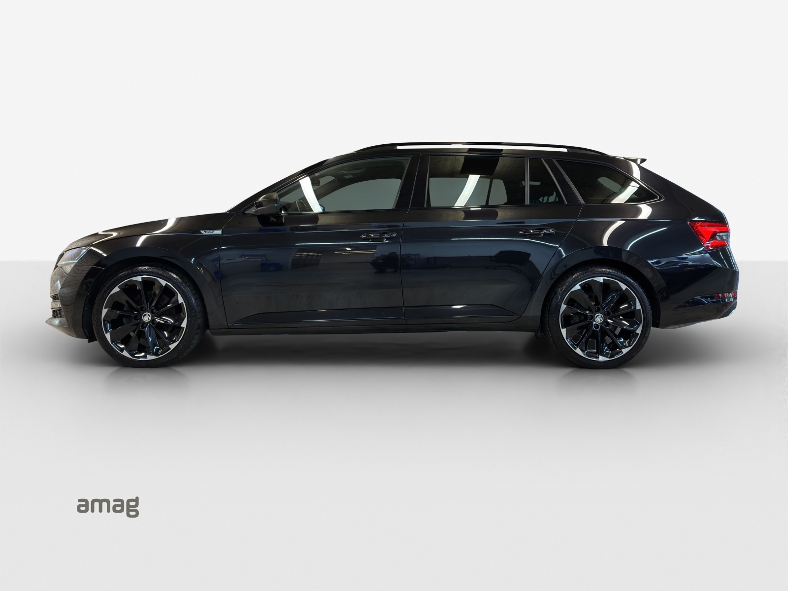 SKODA Superb Combi 2.0 TDi SportLine Light 4x4 DSG-image-1