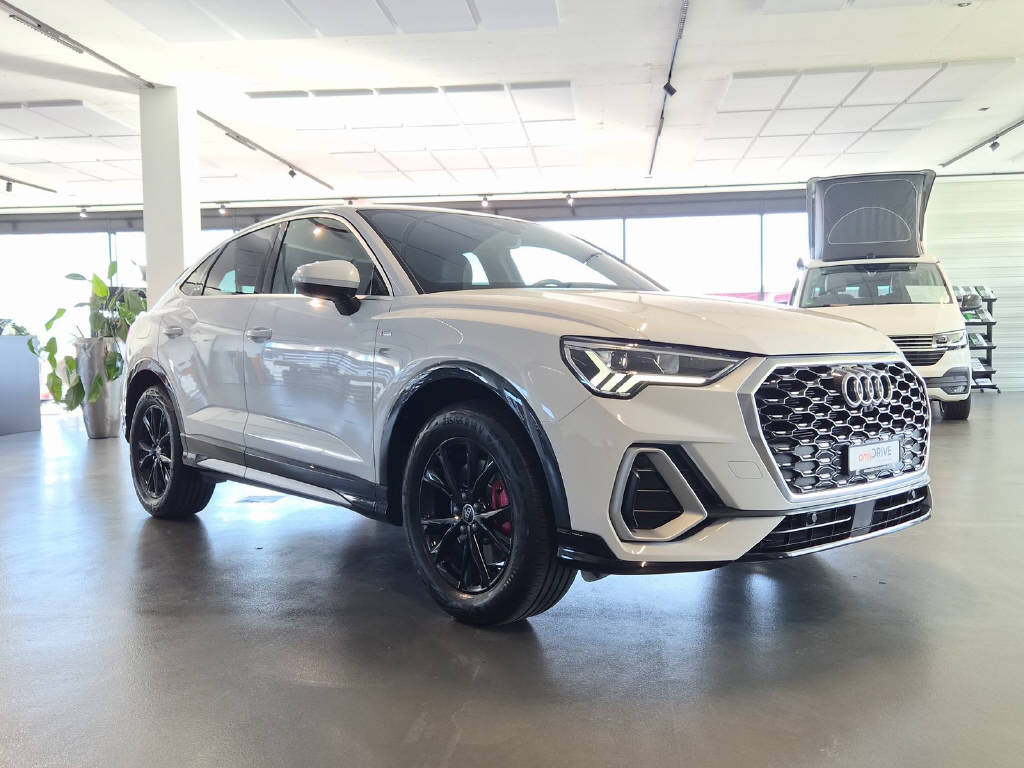 AUDI Q3 Sportback 2.0 40 TFSI S line quattro-image-1