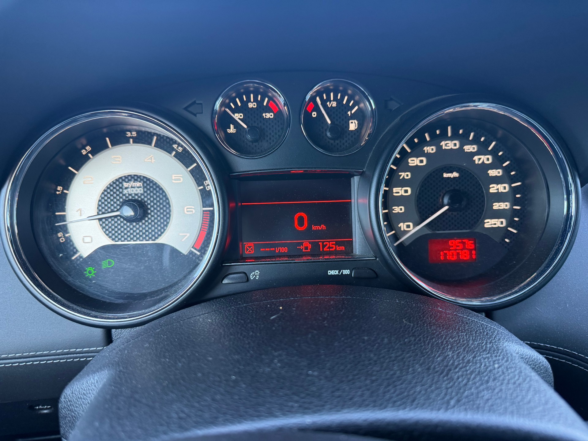PEUGEOT RCZ 1.6 Turbo-image-9