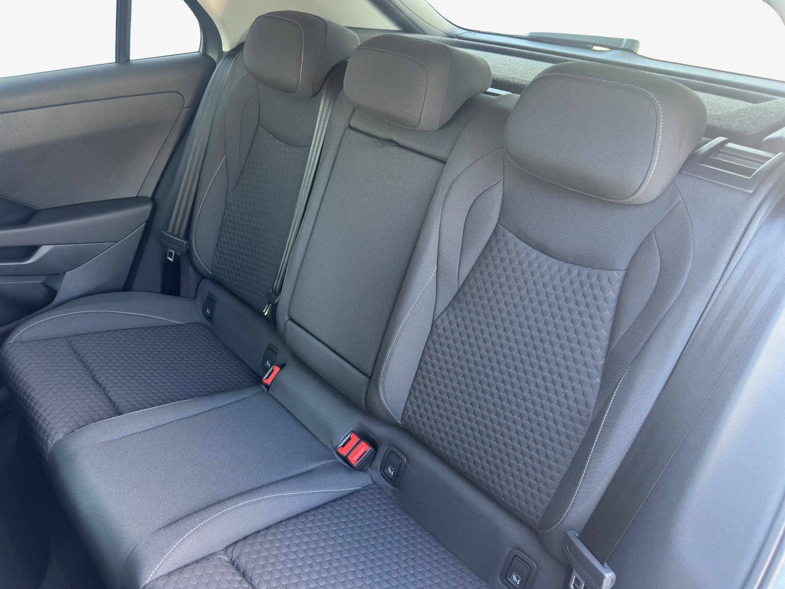 VW T-Roc 1.5 eTSI mHEV Life DSG-image-11