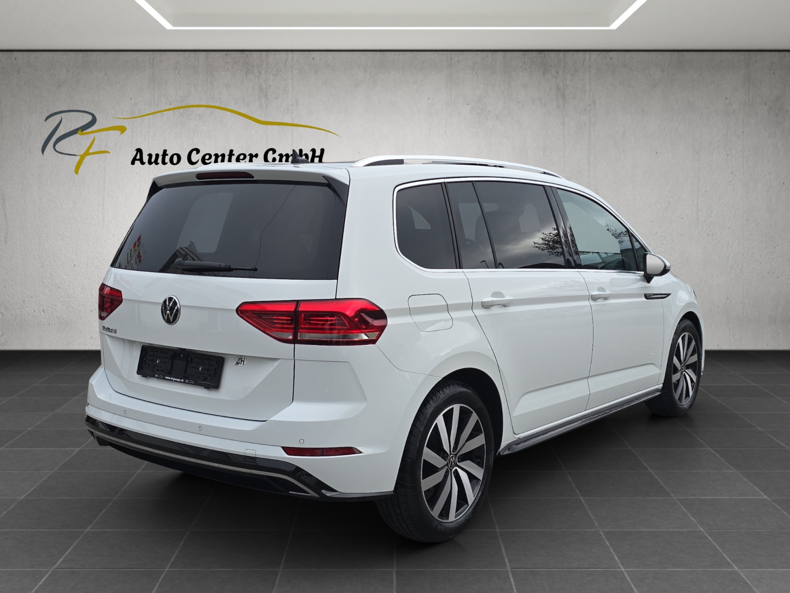 VW Touran 1.5 TSI EVO Highline R-Line 7P DSG-image-3