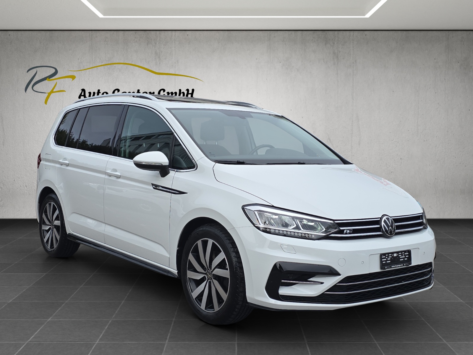 VW Touran 1.5 TSI EVO Highline R-Line 7P DSG-image-2