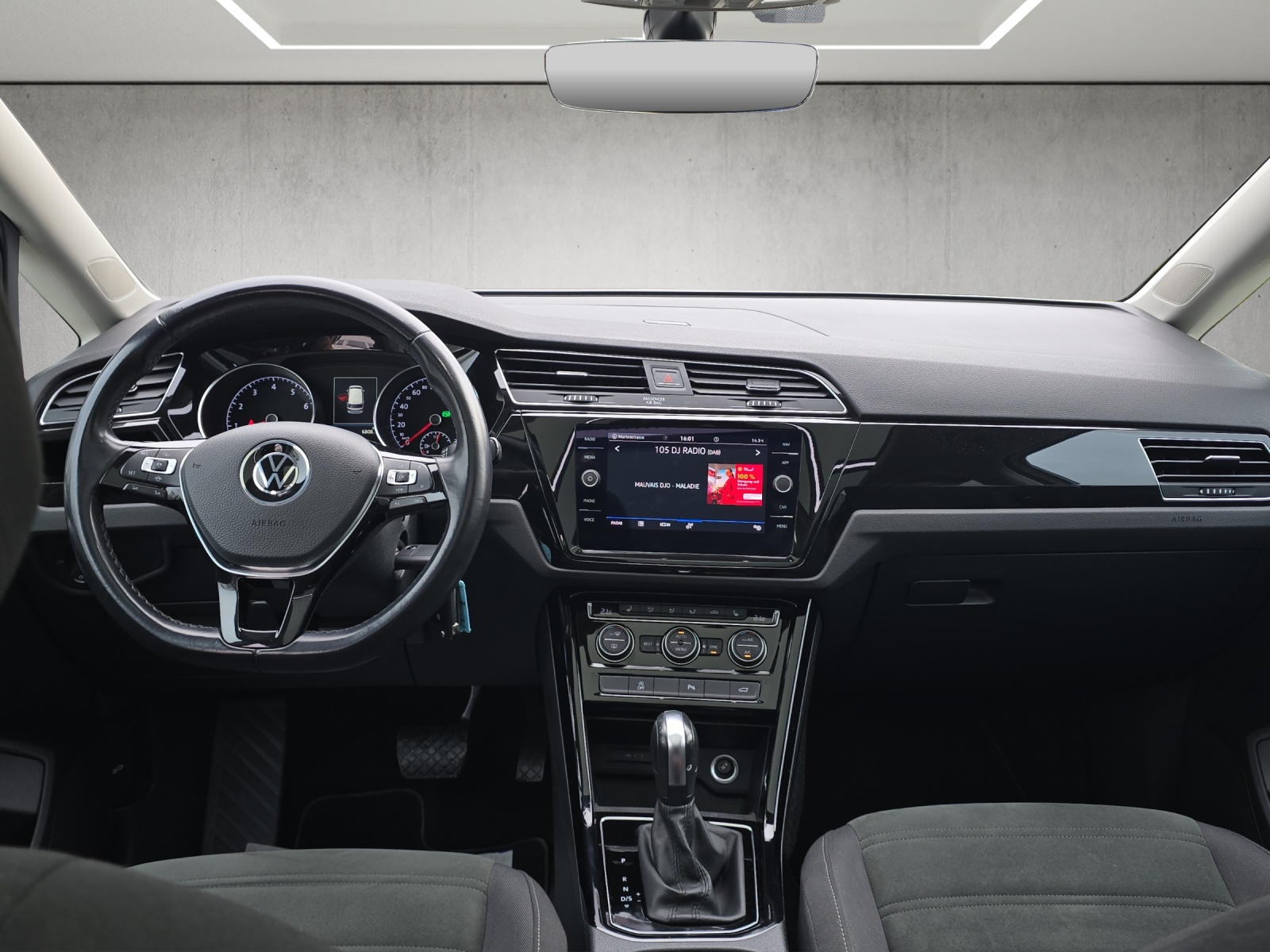 VW Touran 1.5 TSI EVO Highline R-Line 7P DSG-image-8