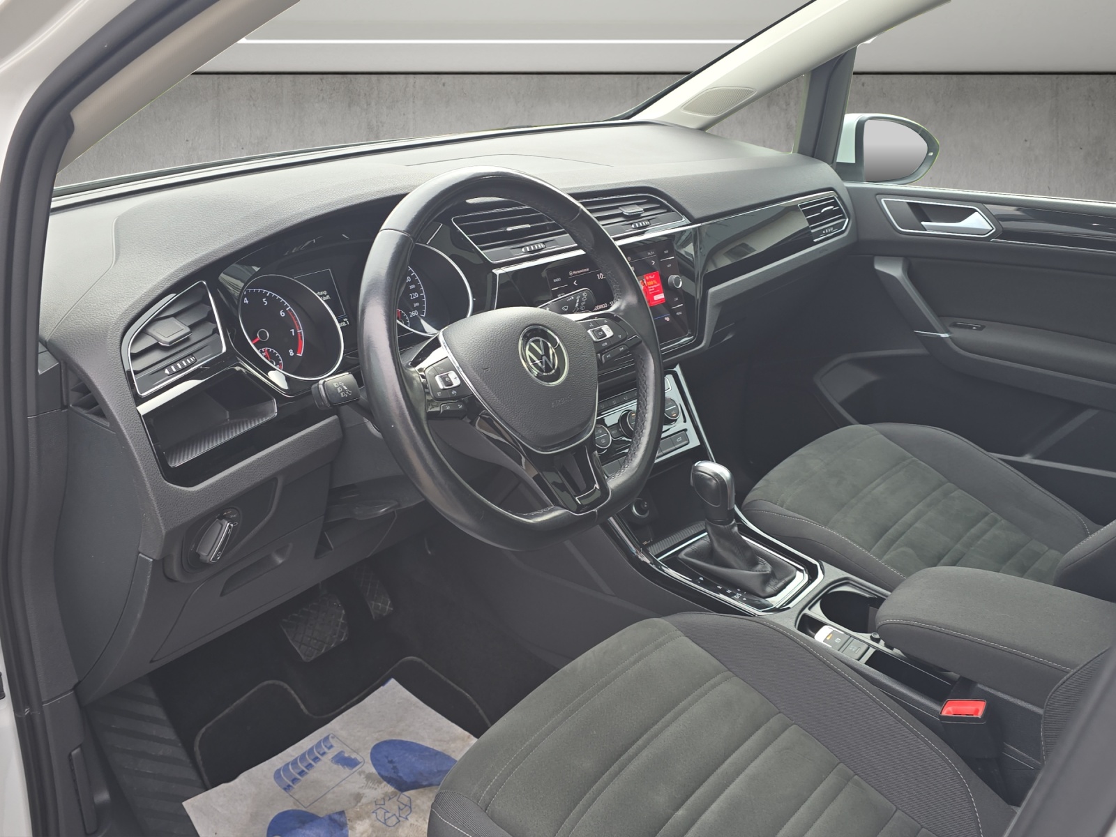 VW Touran 1.5 TSI EVO Highline R-Line 7P DSG-image-9