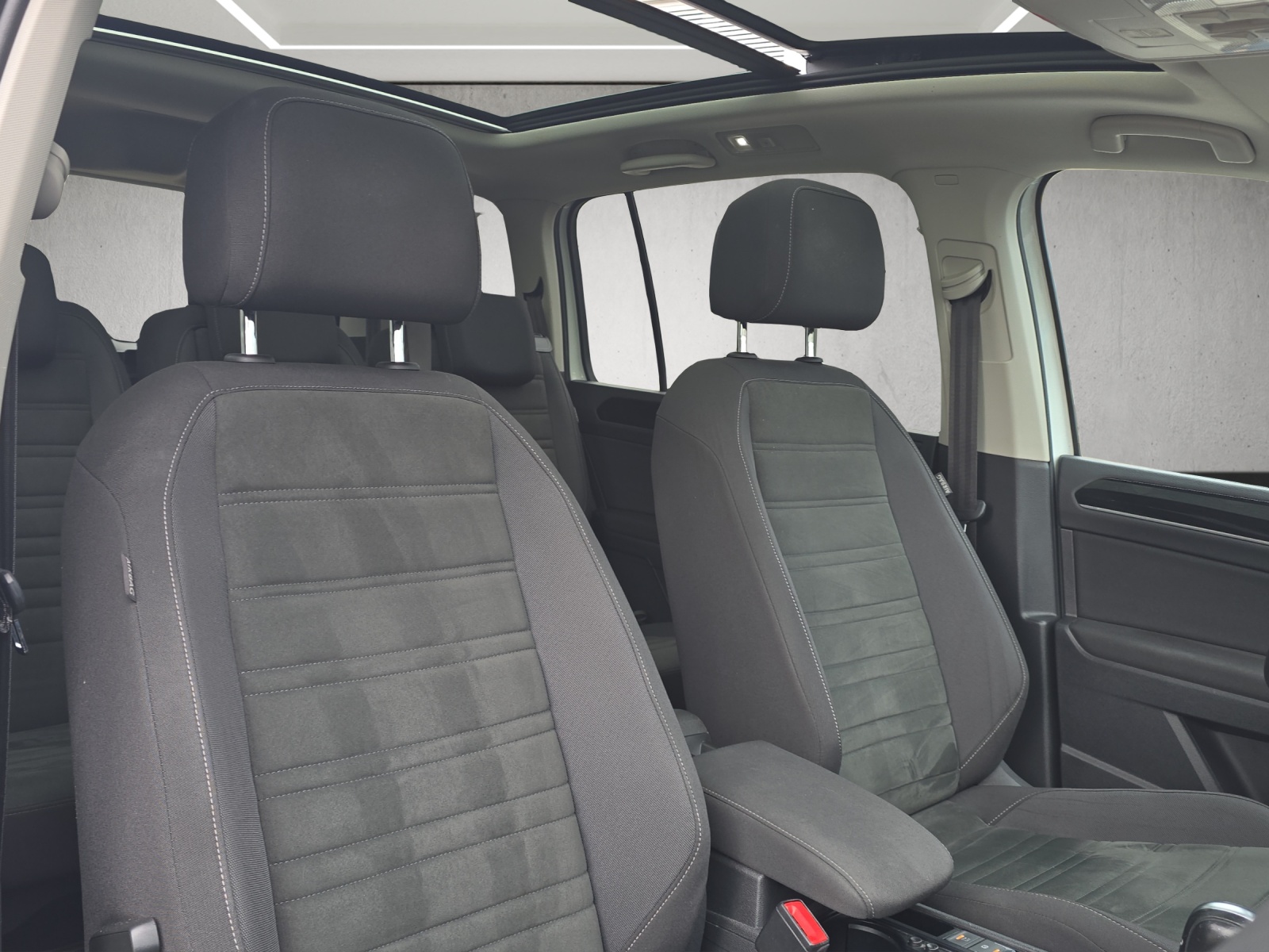 VW Touran 1.5 TSI EVO Highline R-Line 7P DSG-image-10