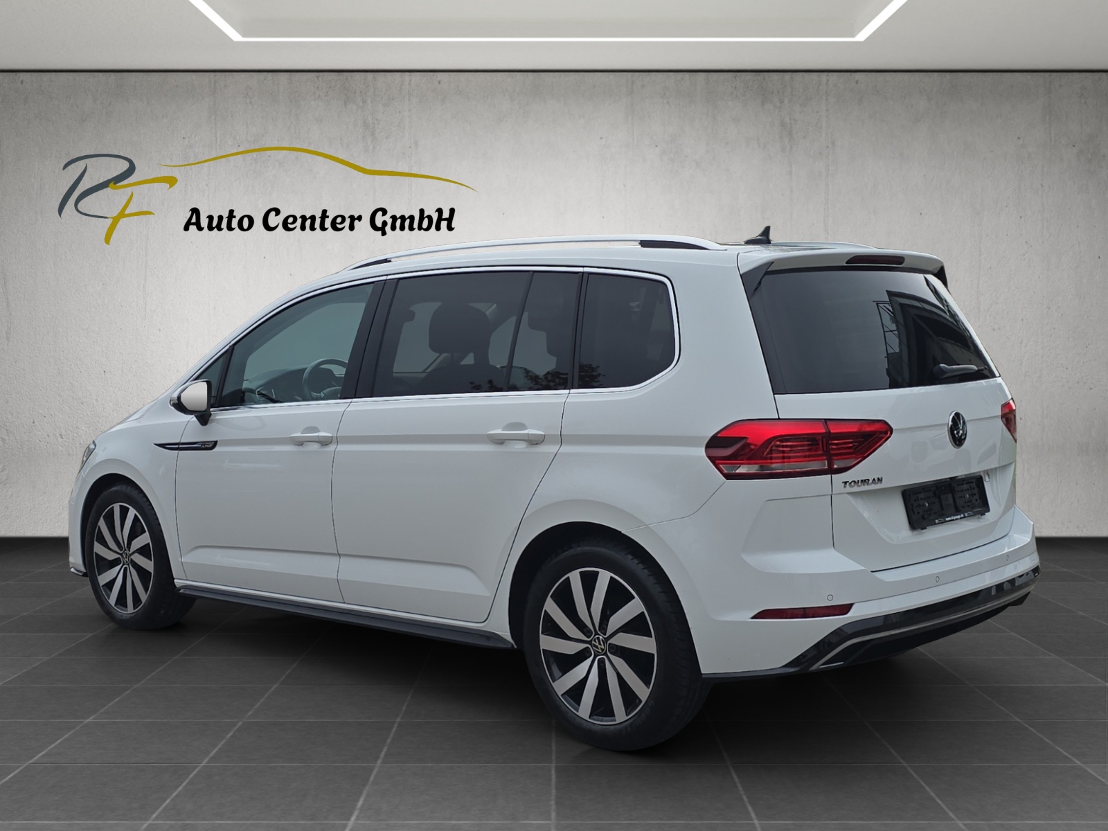 VW Touran 1.5 TSI EVO Highline R-Line 7P DSG-image-4