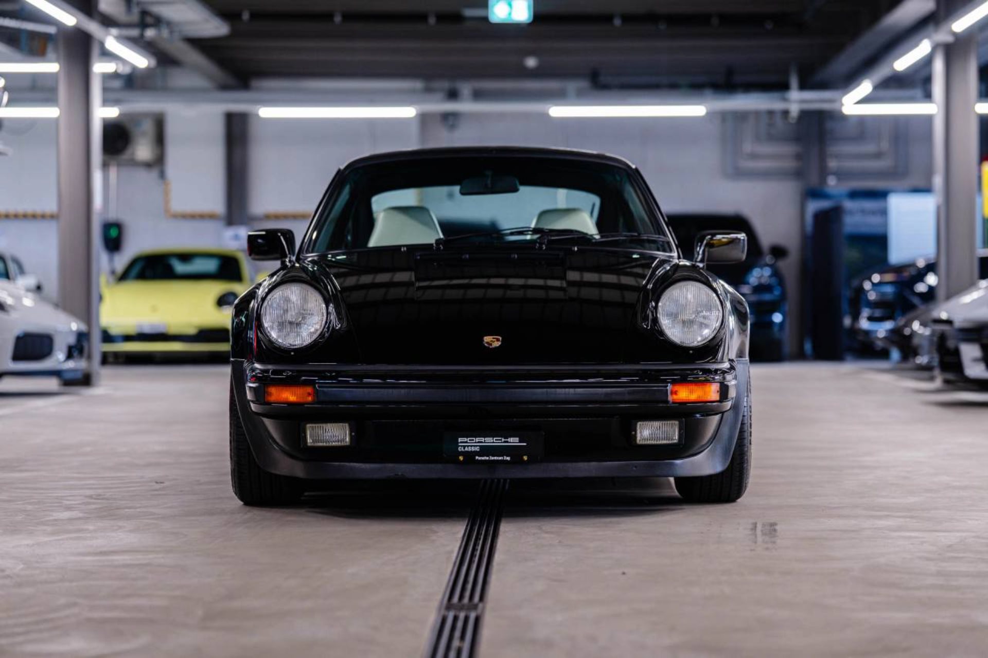 PORSCHE 911 Turbo 3.3 Coupé-image-7