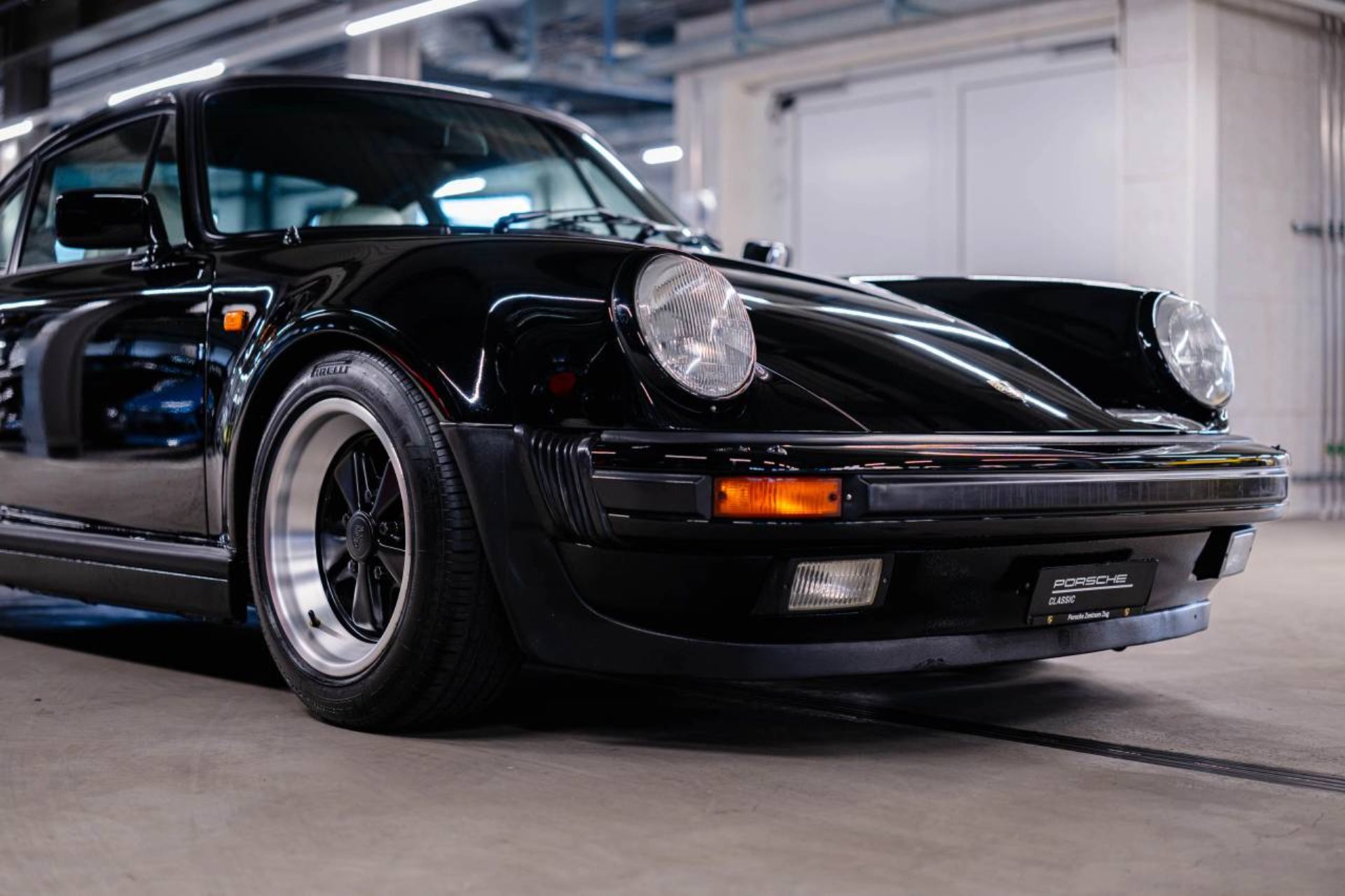 PORSCHE 911 Turbo 3.3 Coupé-image-5