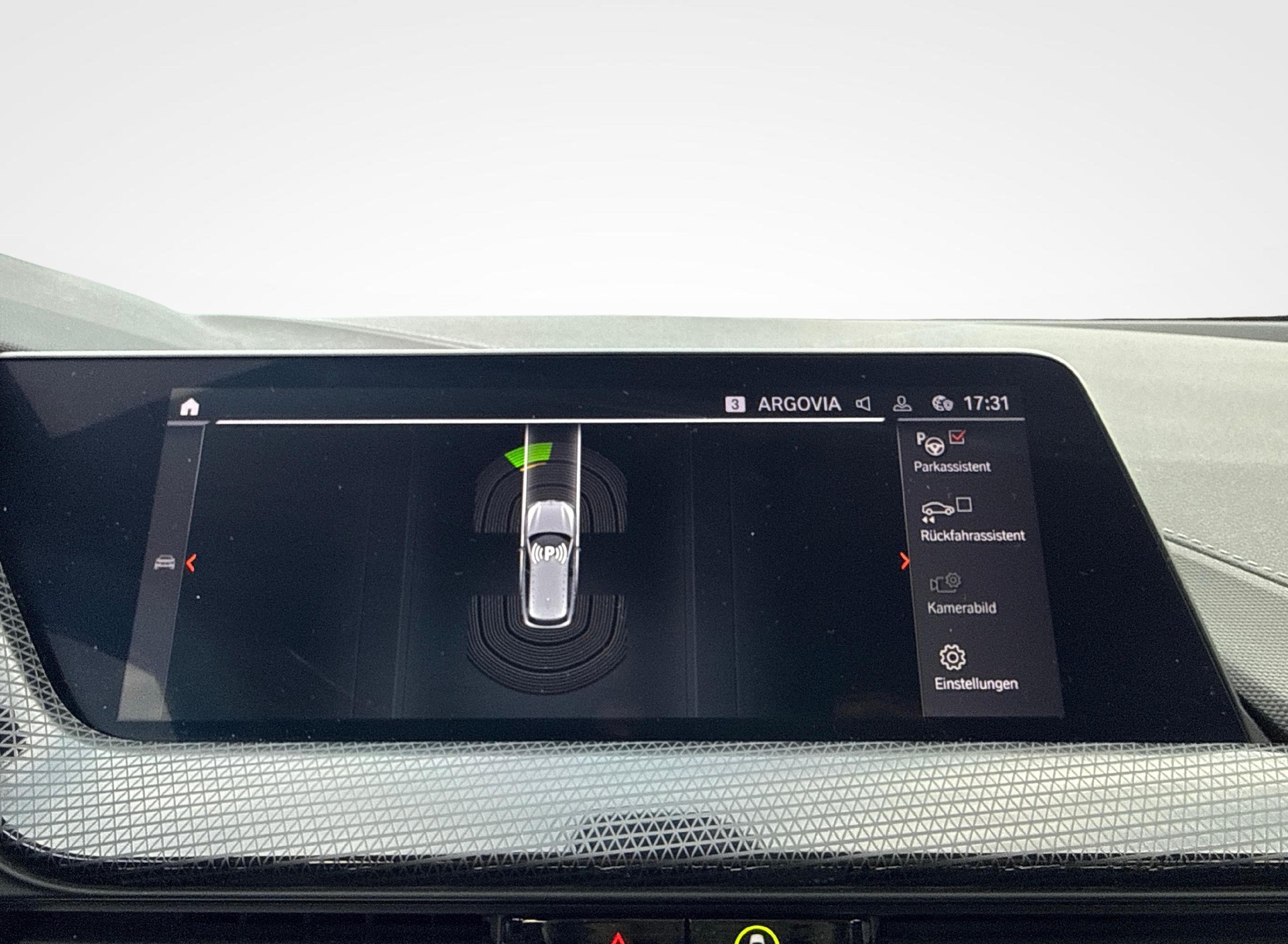BMW 120d xDrive-image-17