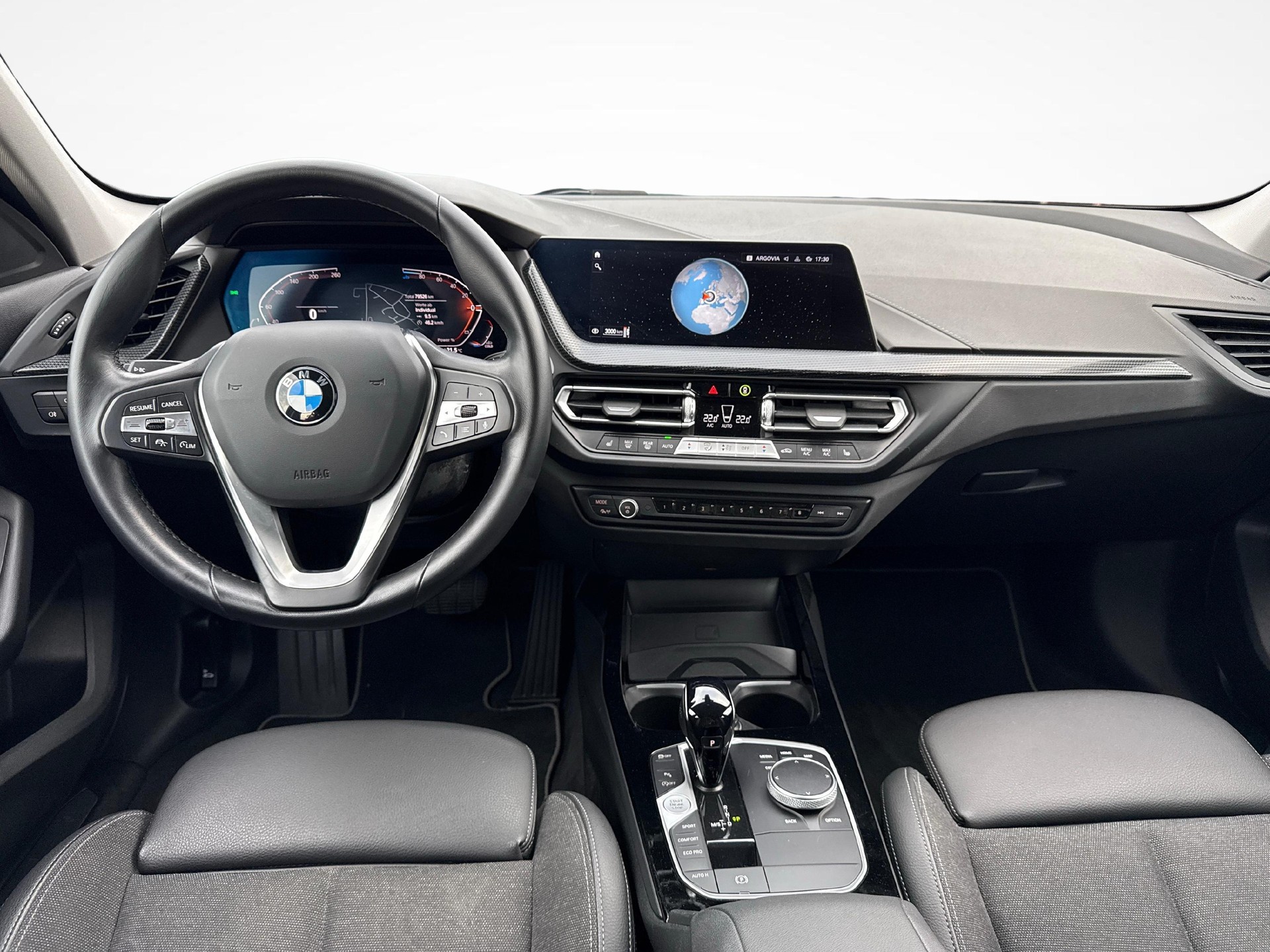 BMW 120d xDrive-image-12
