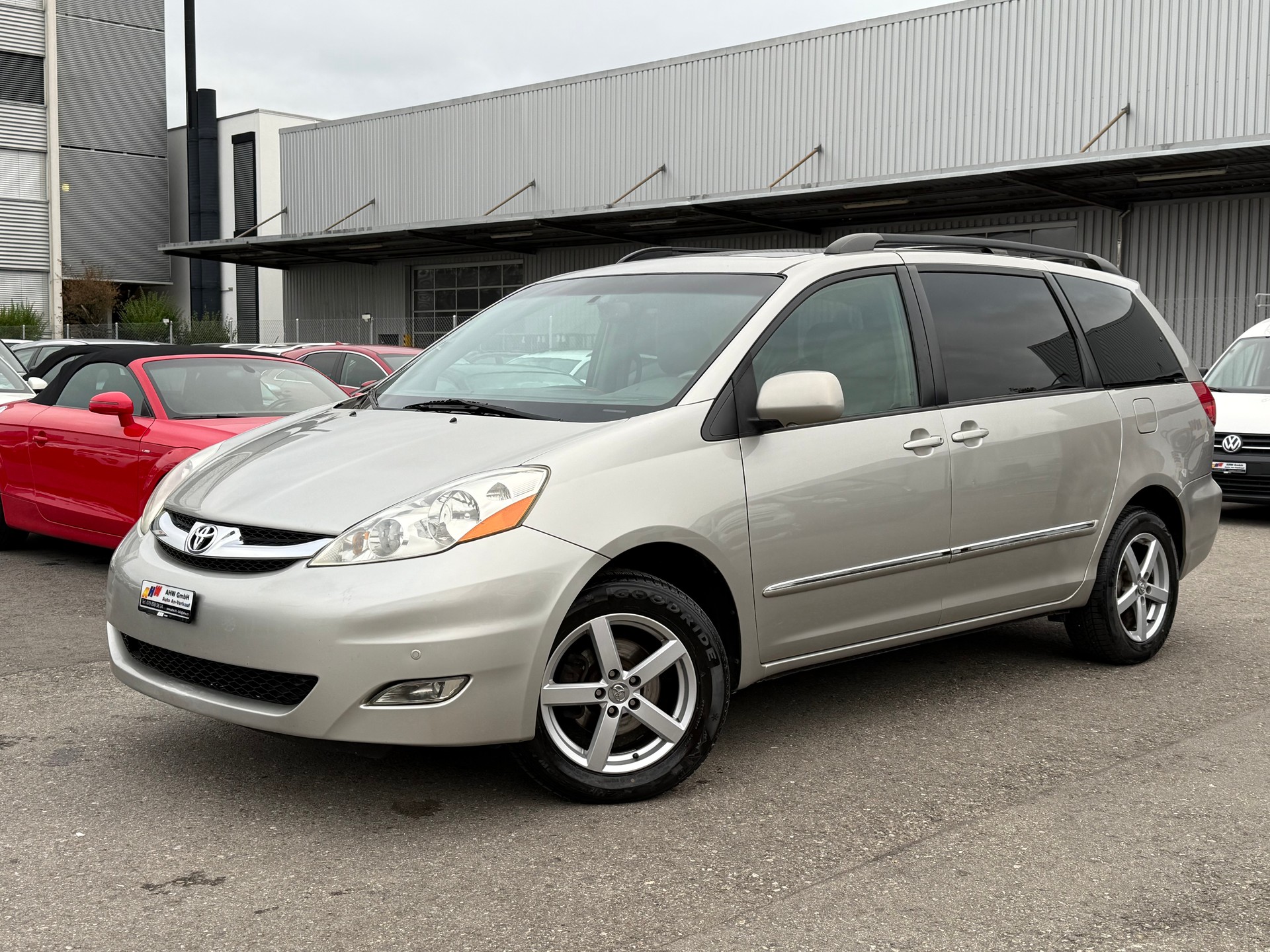 TOYOTA Sienna XLE Limited 3.5 V6 AWD / Ab MFK 14.03.2025 / 7 Plätzer / 8-fach bereift / Leder / JBL Audio / Sitzheizung
