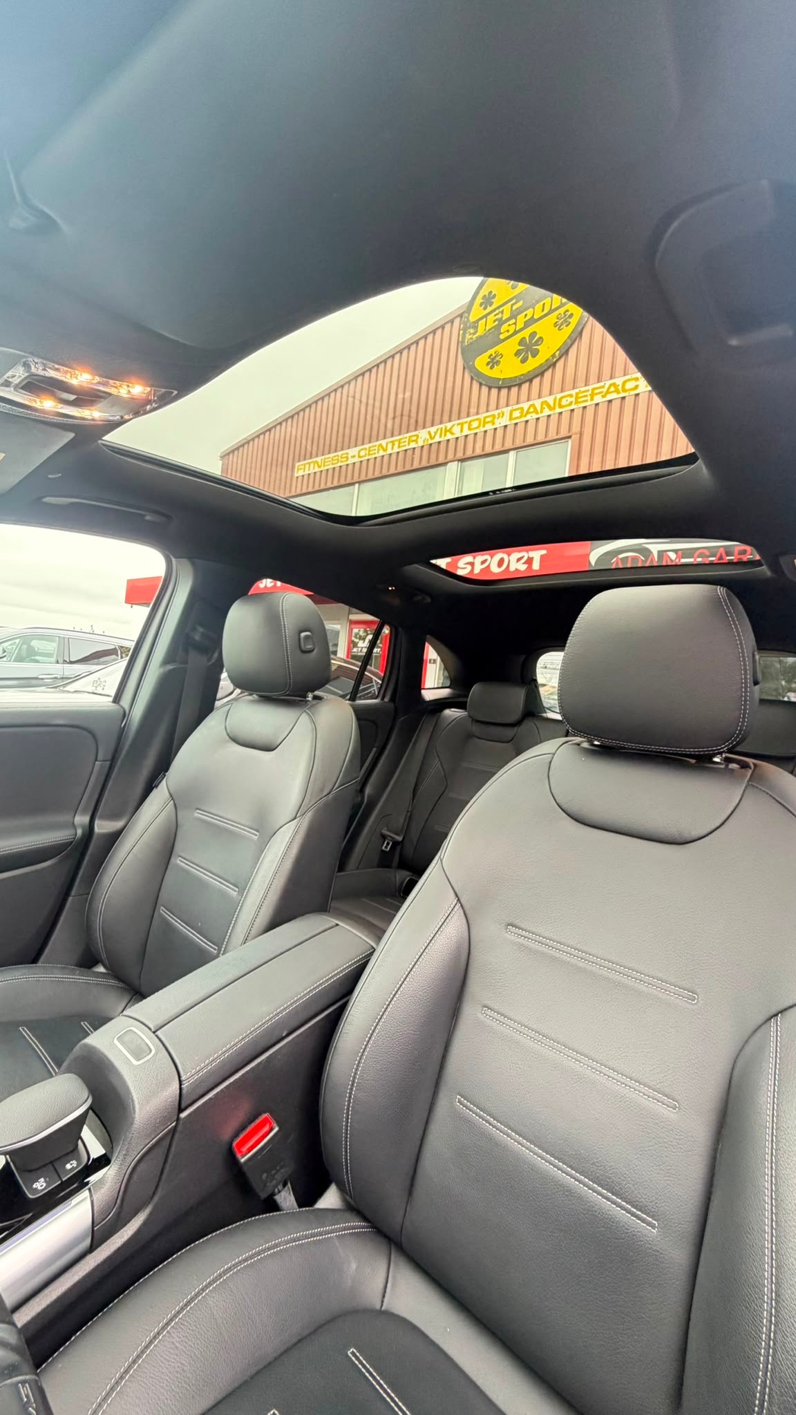 MERCEDES-BENZ GLA 35 AMG 4Matic 8G-Speedshift DCT-image-14