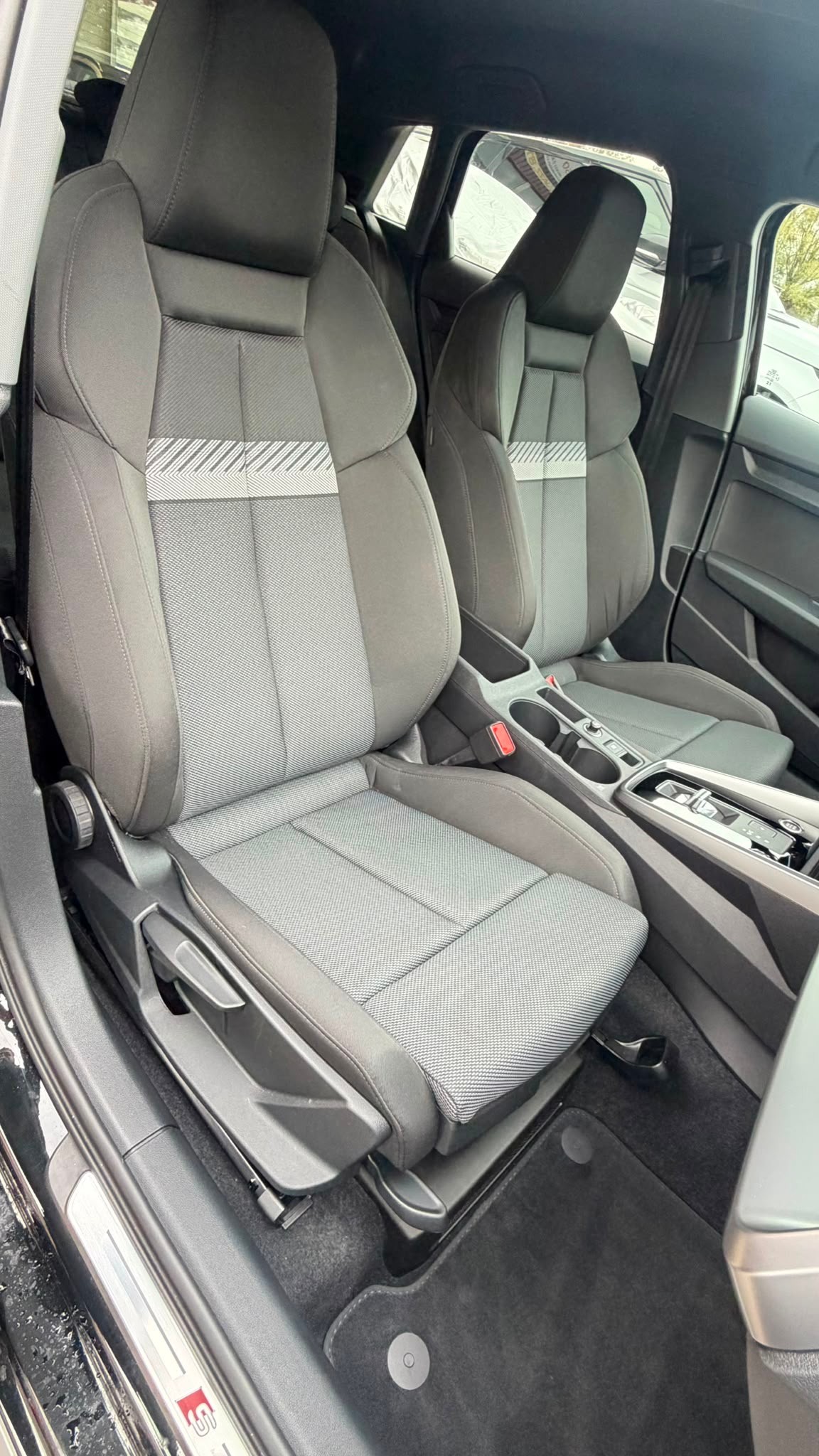 AUDI A3 Sportback 35 TFSI S line S-tronic-image-9