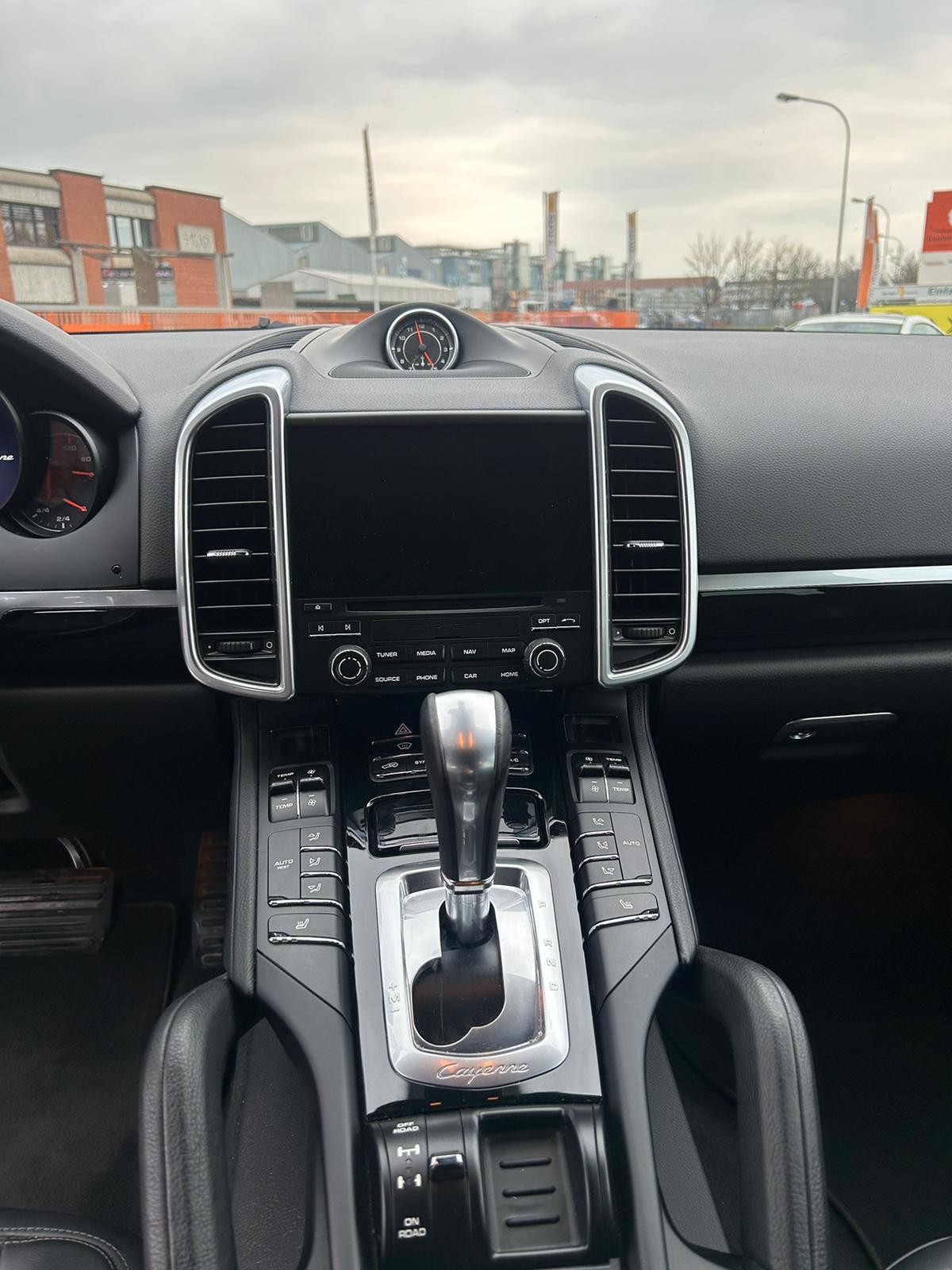 PORSCHE Cayenne Diesel Platinum Edition-image-6