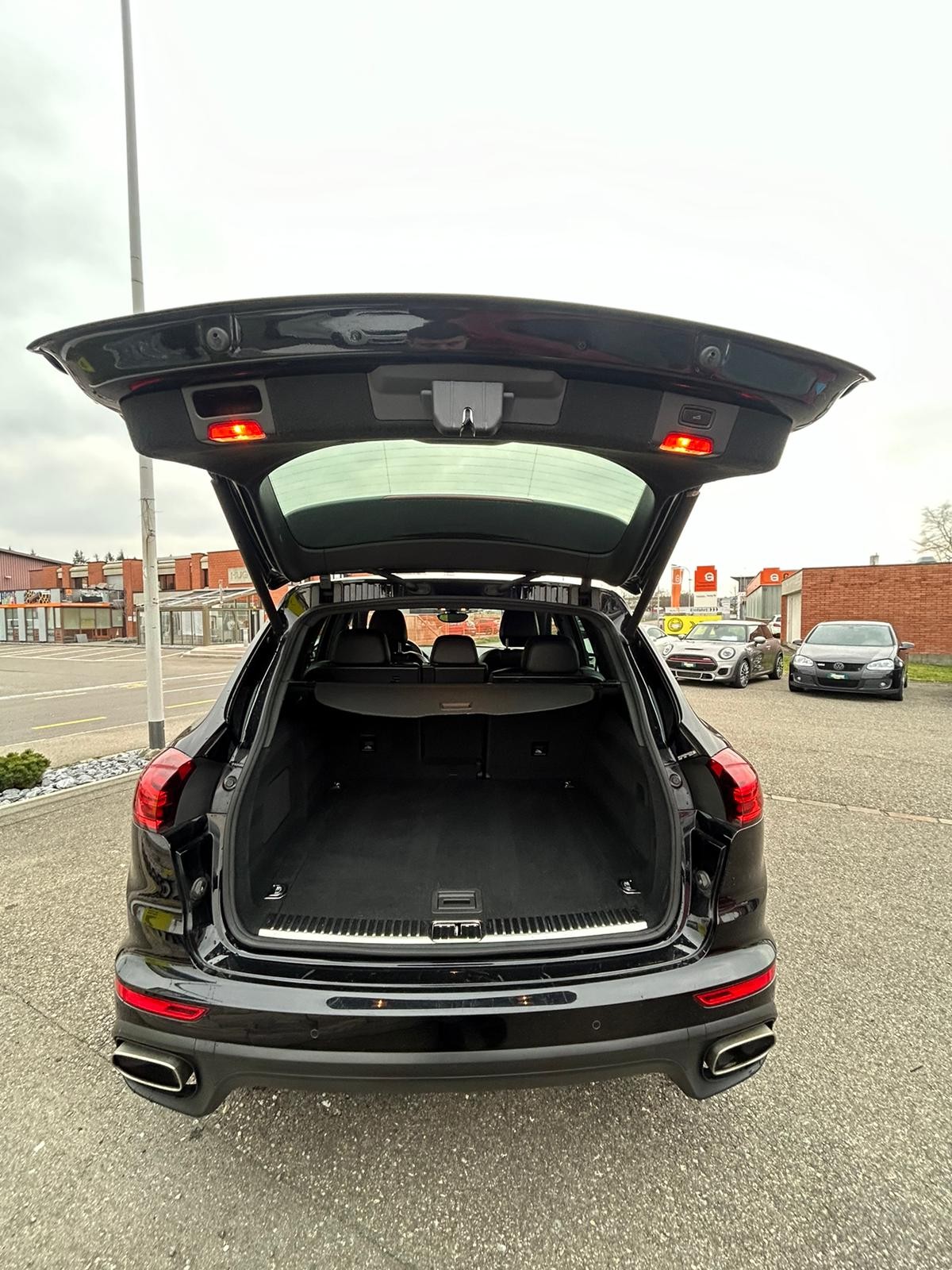 PORSCHE Cayenne Diesel Platinum Edition-image-10