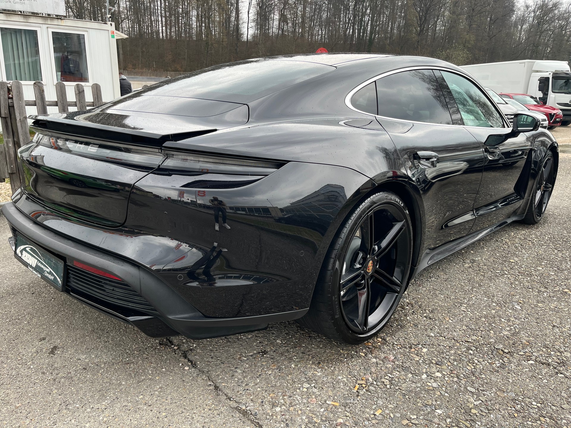 PORSCHE Taycan Turbo-image-5