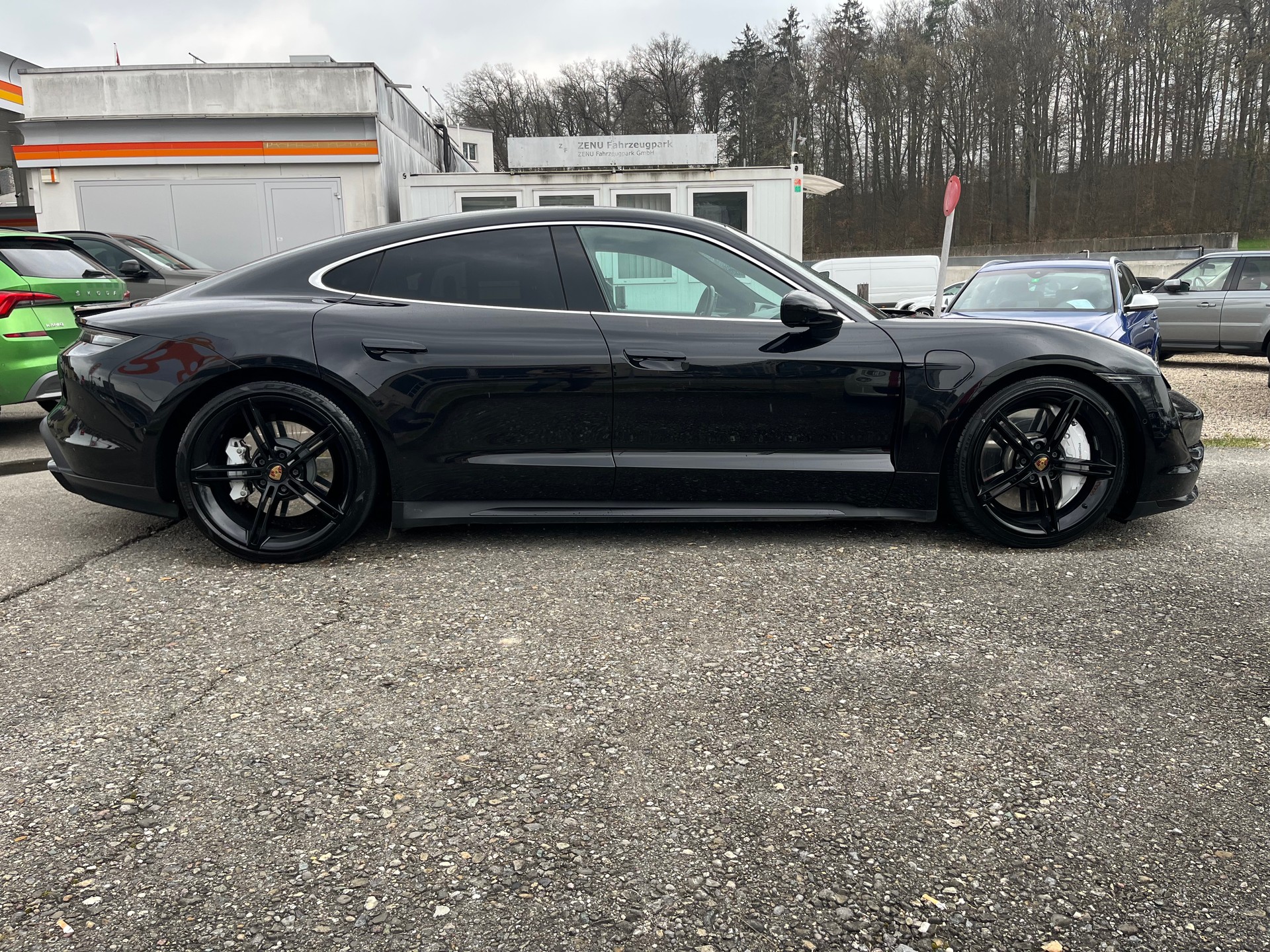 PORSCHE Taycan Turbo-image-6