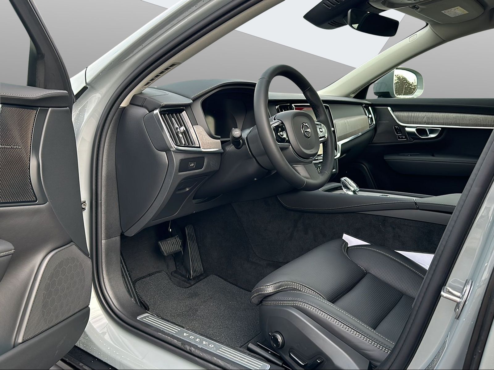 VOLVO V90 Cross Country 2.0 B4 Ultimate AWD-image-9