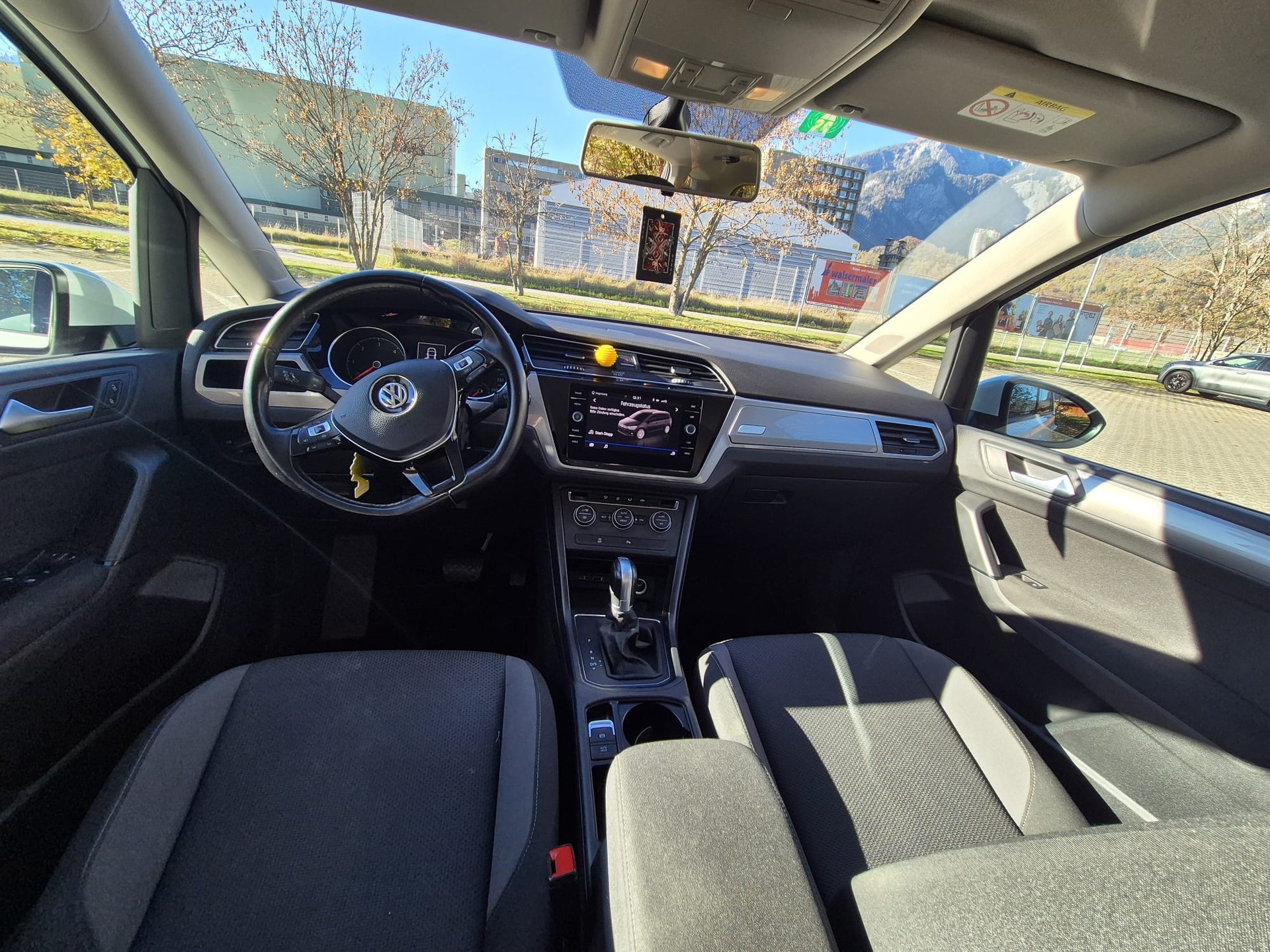 VW Touran 1.6 TDI BlueMotion Technology Trendline DSG-image-7