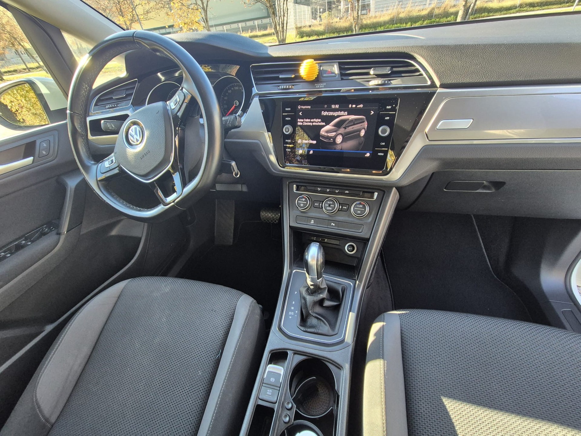 VW Touran 1.6 TDI BlueMotion Technology Trendline DSG-image-6