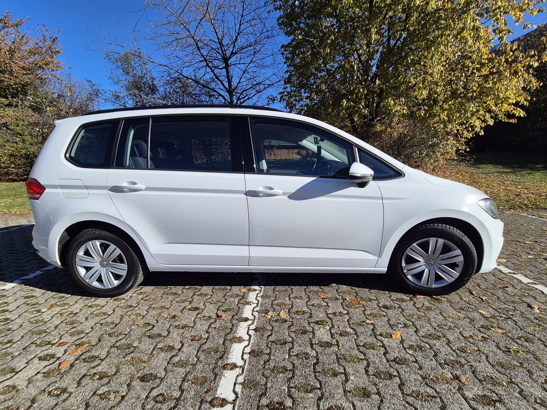 VW Touran 1.6 TDI BlueMotion Technology Trendline DSG-image-4
