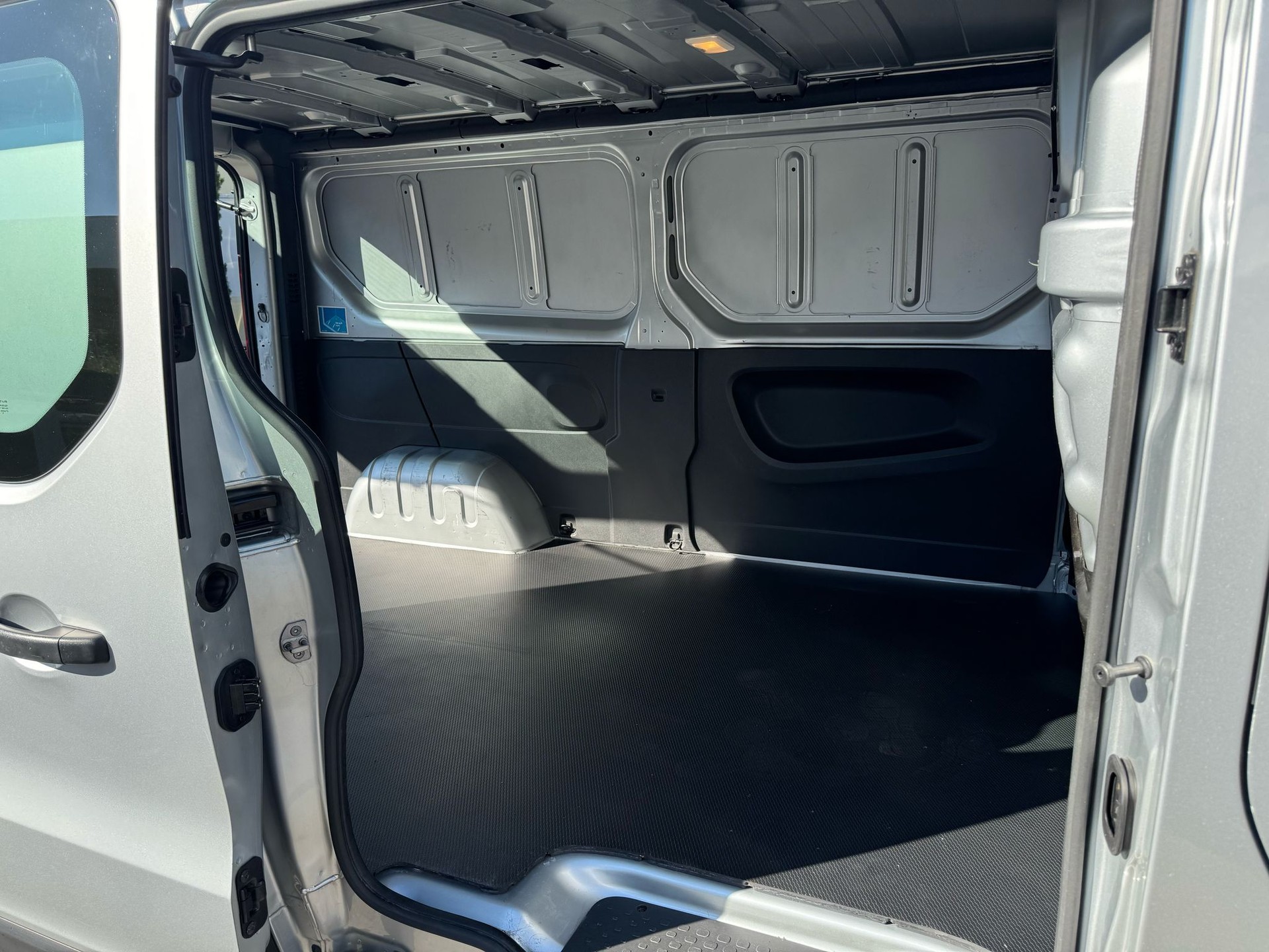 OPEL Vivaro 1.6 BiTurbo CDTI ecoFLEX 2.9t L2H1-image-4