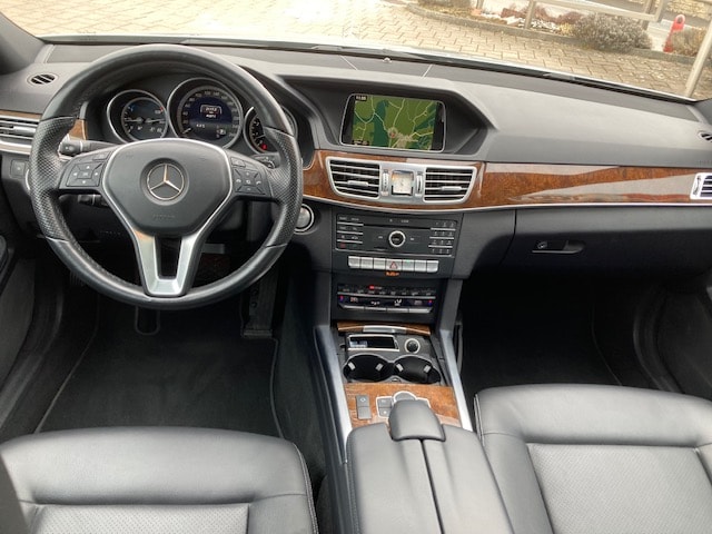 MERCEDES-BENZ E 350 CGI BlueEff. Avantgarde 4Matic 7G-Tronic-image-9