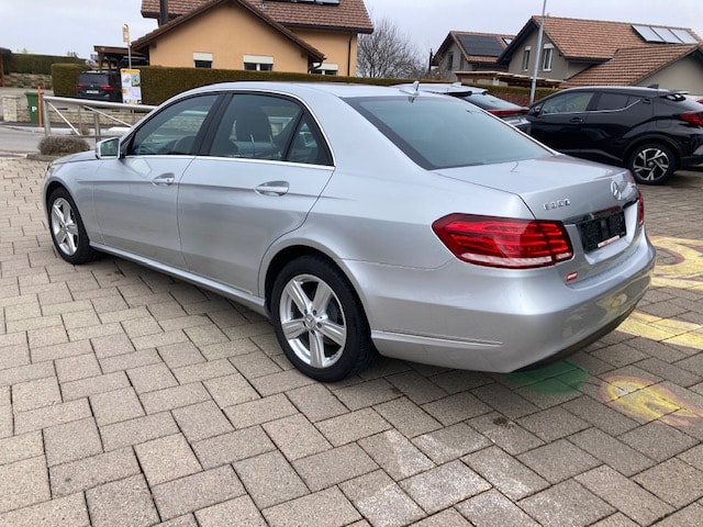 MERCEDES-BENZ E 350 CGI BlueEff. Avantgarde 4Matic 7G-Tronic-image-5