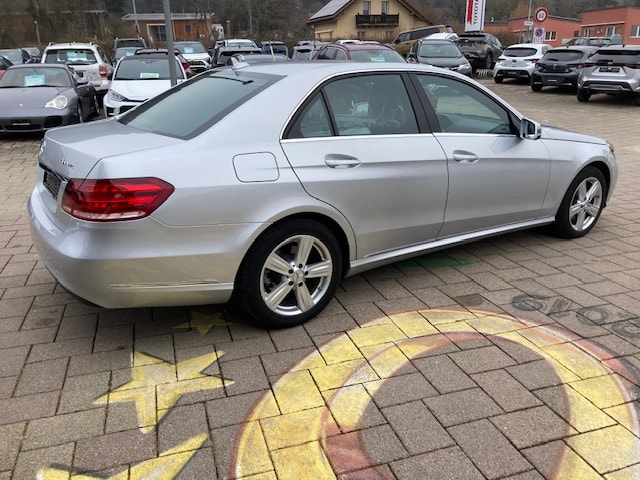 MERCEDES-BENZ E 350 CGI BlueEff. Avantgarde 4Matic 7G-Tronic-image-4