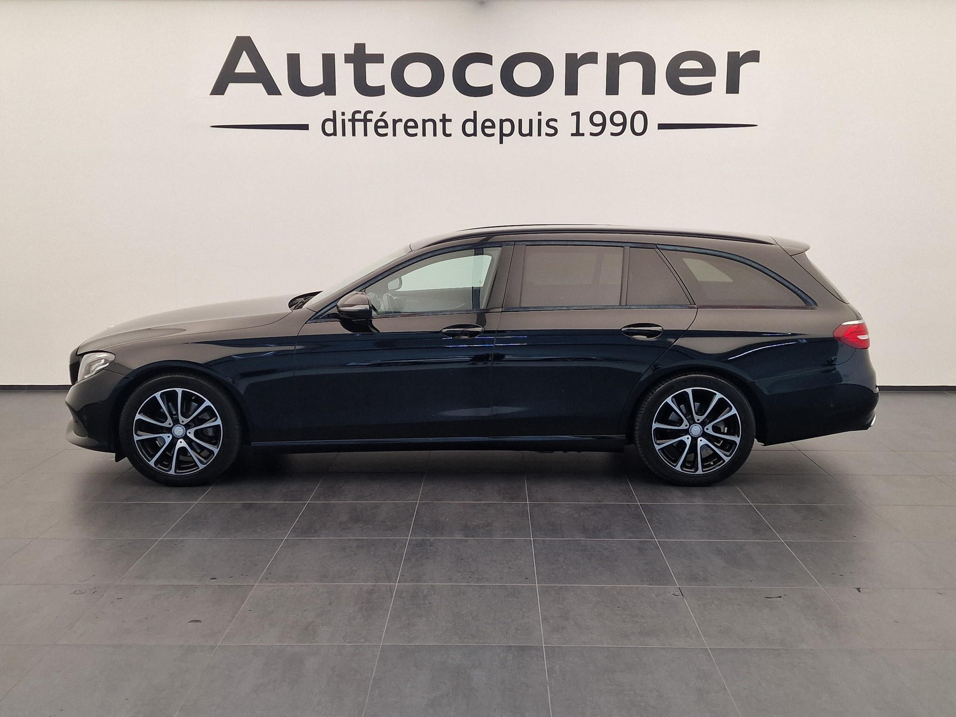 MERCEDES-BENZ E 220 d Avantgarde 9G-Tronic-image-1
