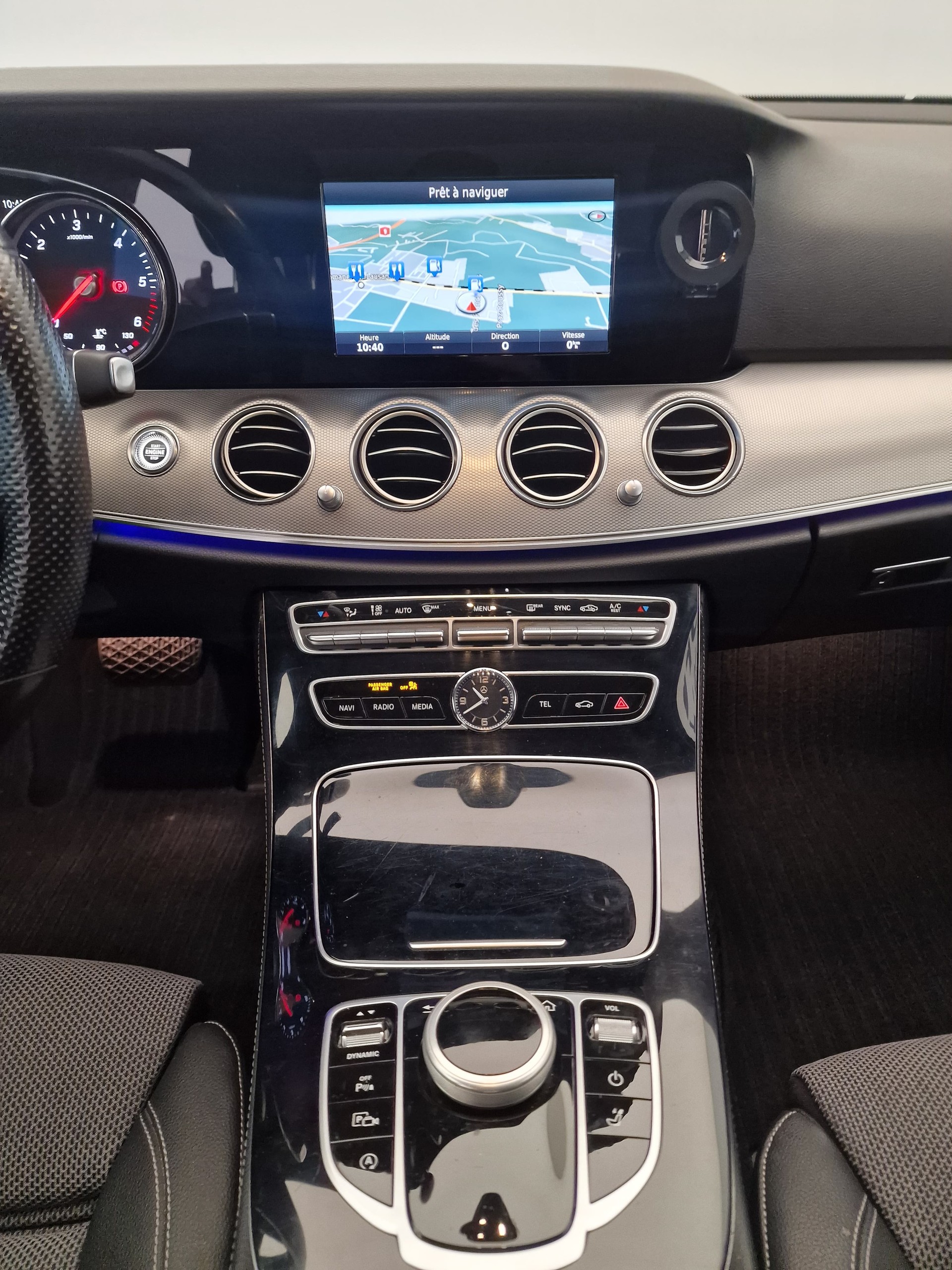 MERCEDES-BENZ E 220 d Avantgarde 9G-Tronic-image-11