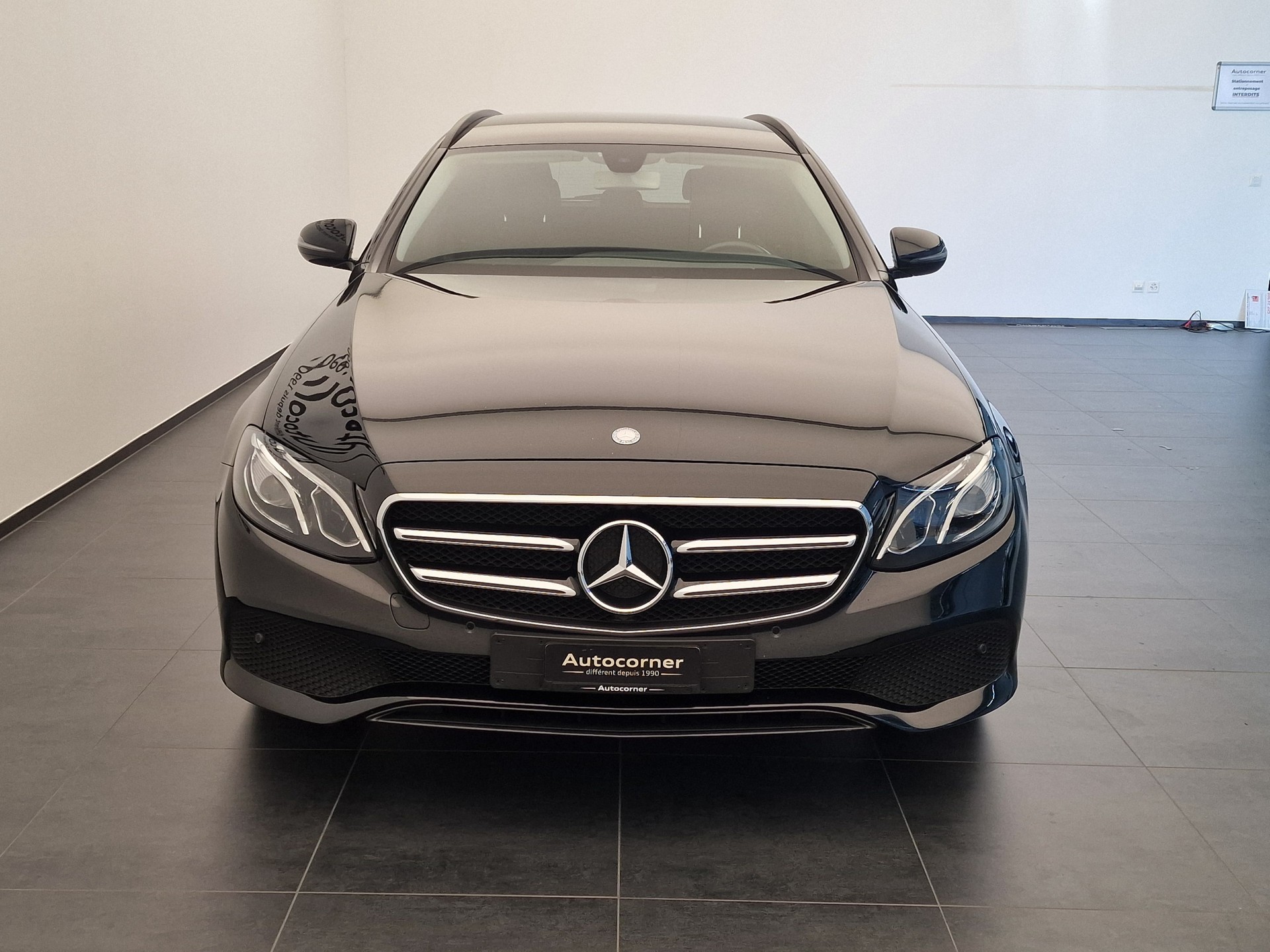 MERCEDES-BENZ E 220 d Avantgarde 9G-Tronic-image-3