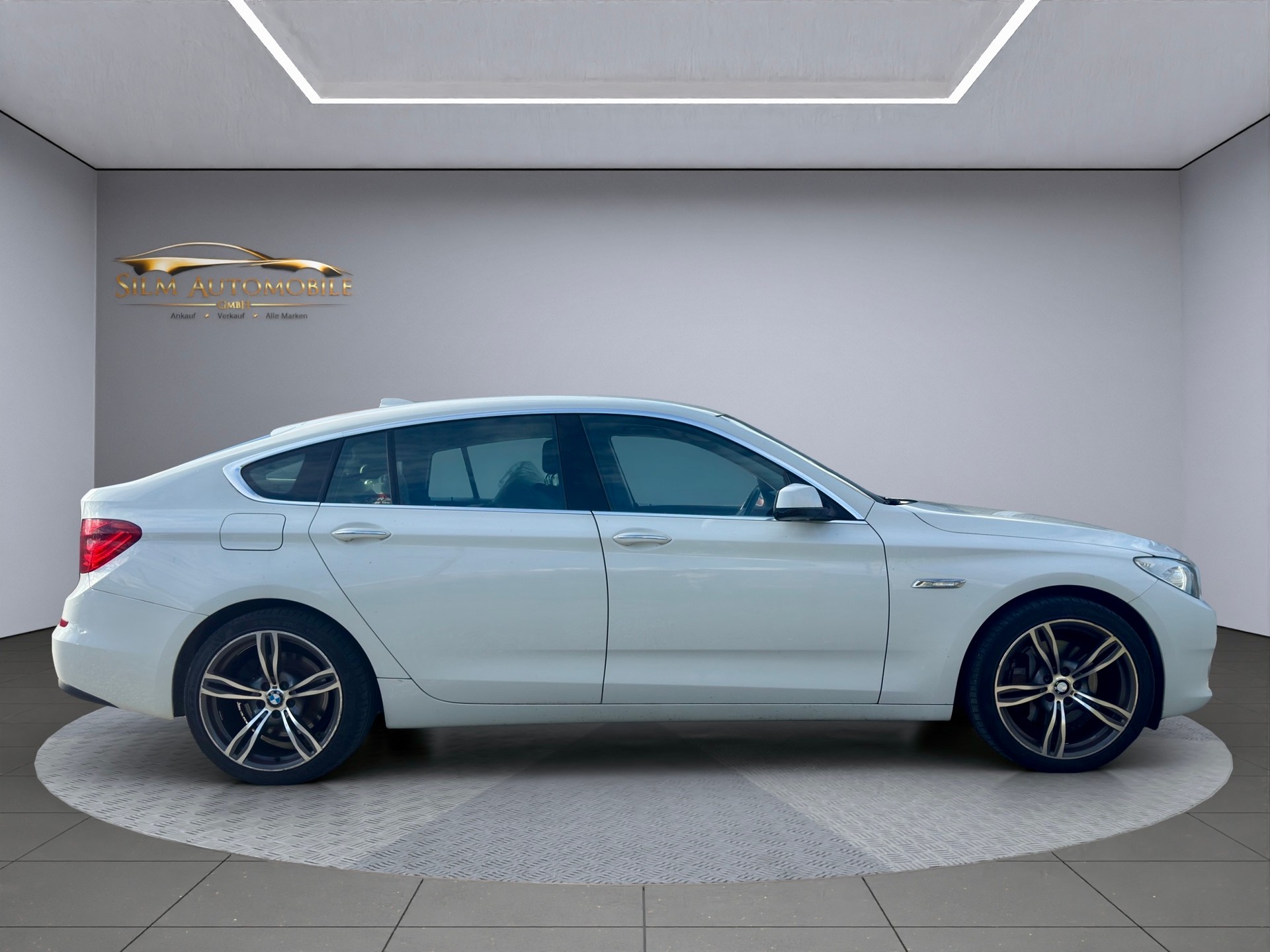 BMW 530d GT xDrive M-Sport Paket Steptronic-showroom-element-3