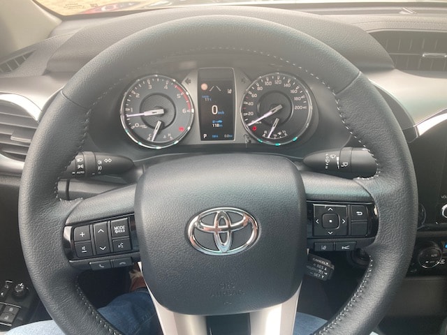 TOYOTA Hilux 2.8d MHEV Style Double Cab 4x4-image-15