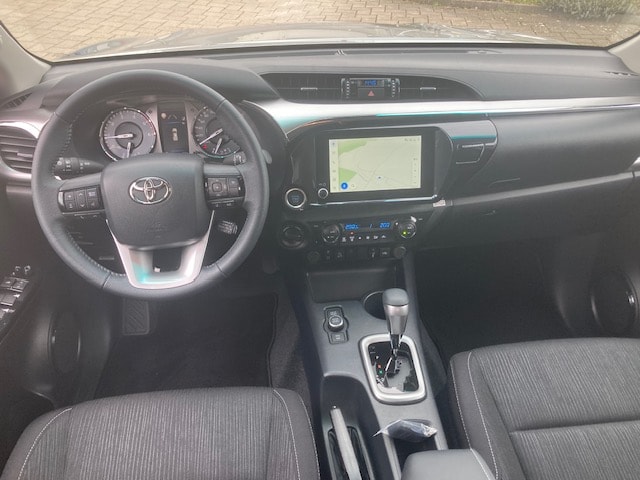 TOYOTA Hilux 2.8d MHEV Style Double Cab 4x4-image-10