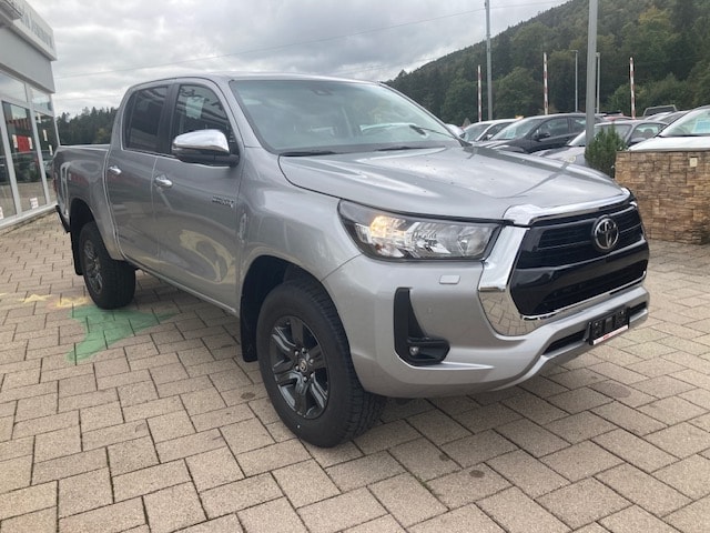 TOYOTA Hilux 2.8d MHEV Style Double Cab 4x4-image-2