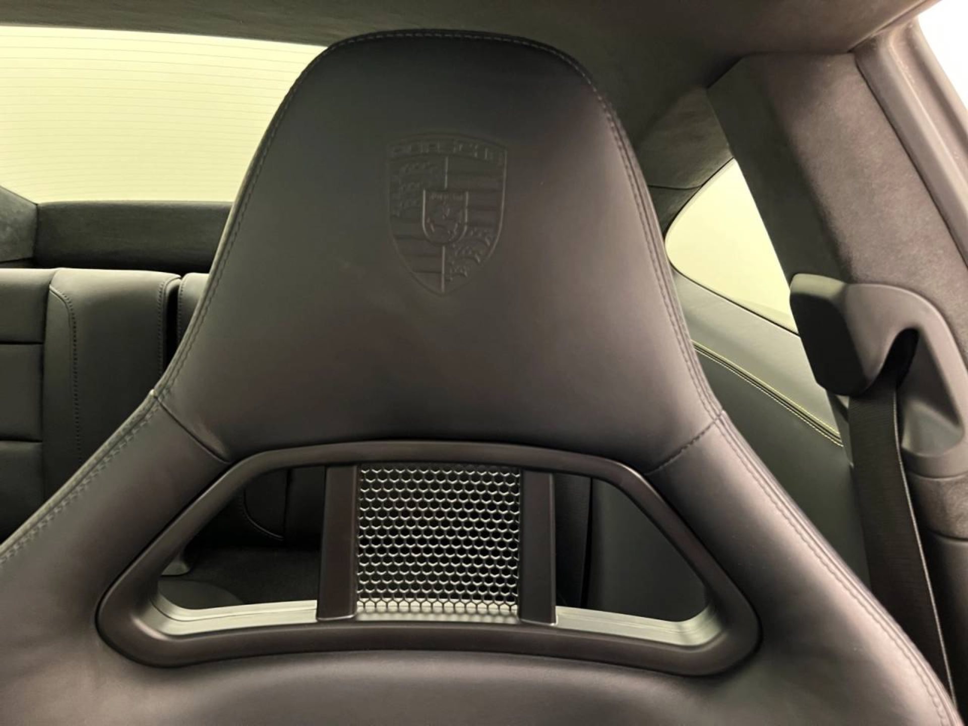 PORSCHE 911 Turbo S-image-14