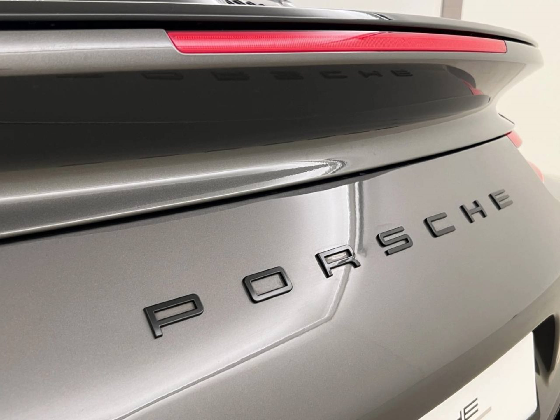 PORSCHE 911 Turbo S-image-7