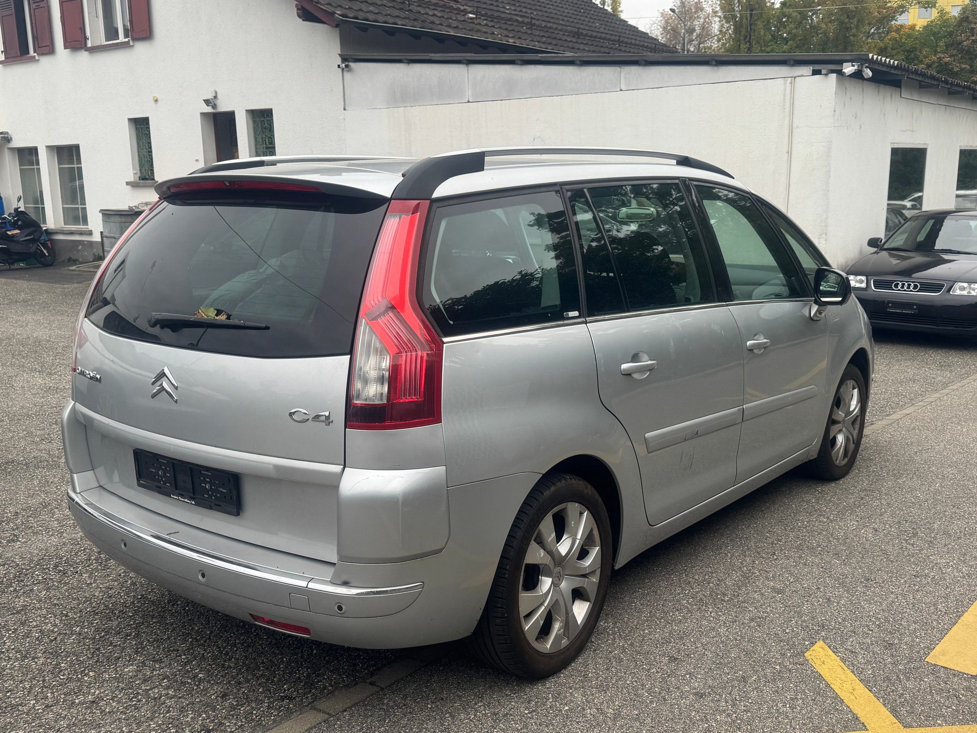 CITROEN Grand C4 Picasso 2.0i 16V Exclusive-image-3
