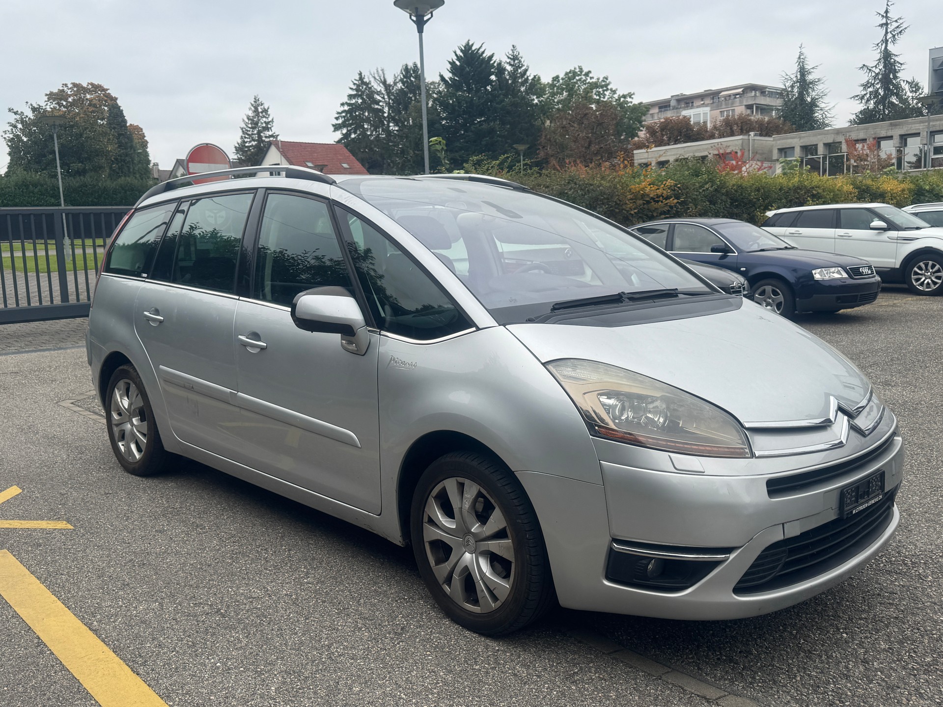 CITROEN Grand C4 Picasso 2.0i 16V Exclusive-image-2