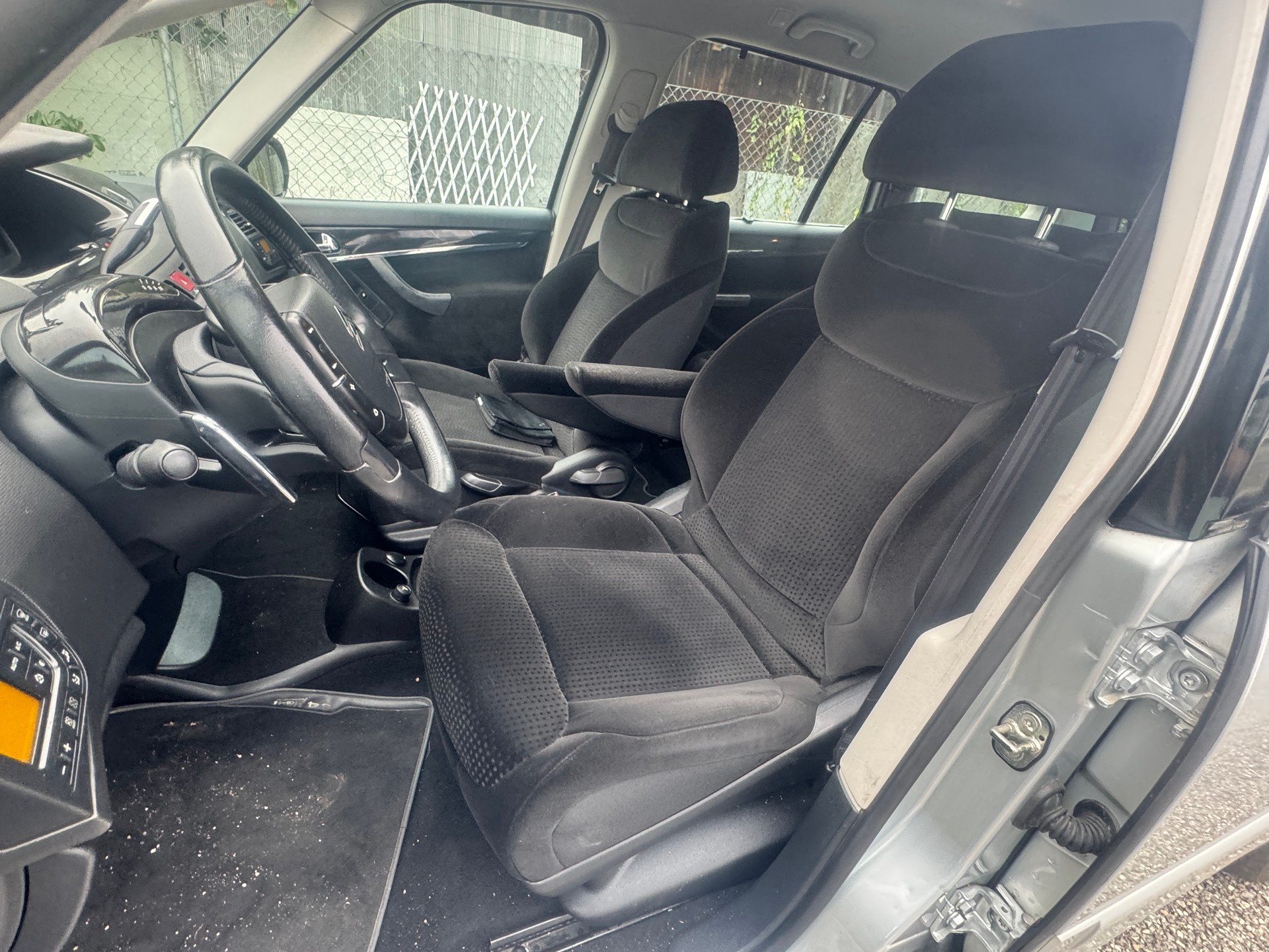 CITROEN Grand C4 Picasso 2.0i 16V Exclusive-image-6