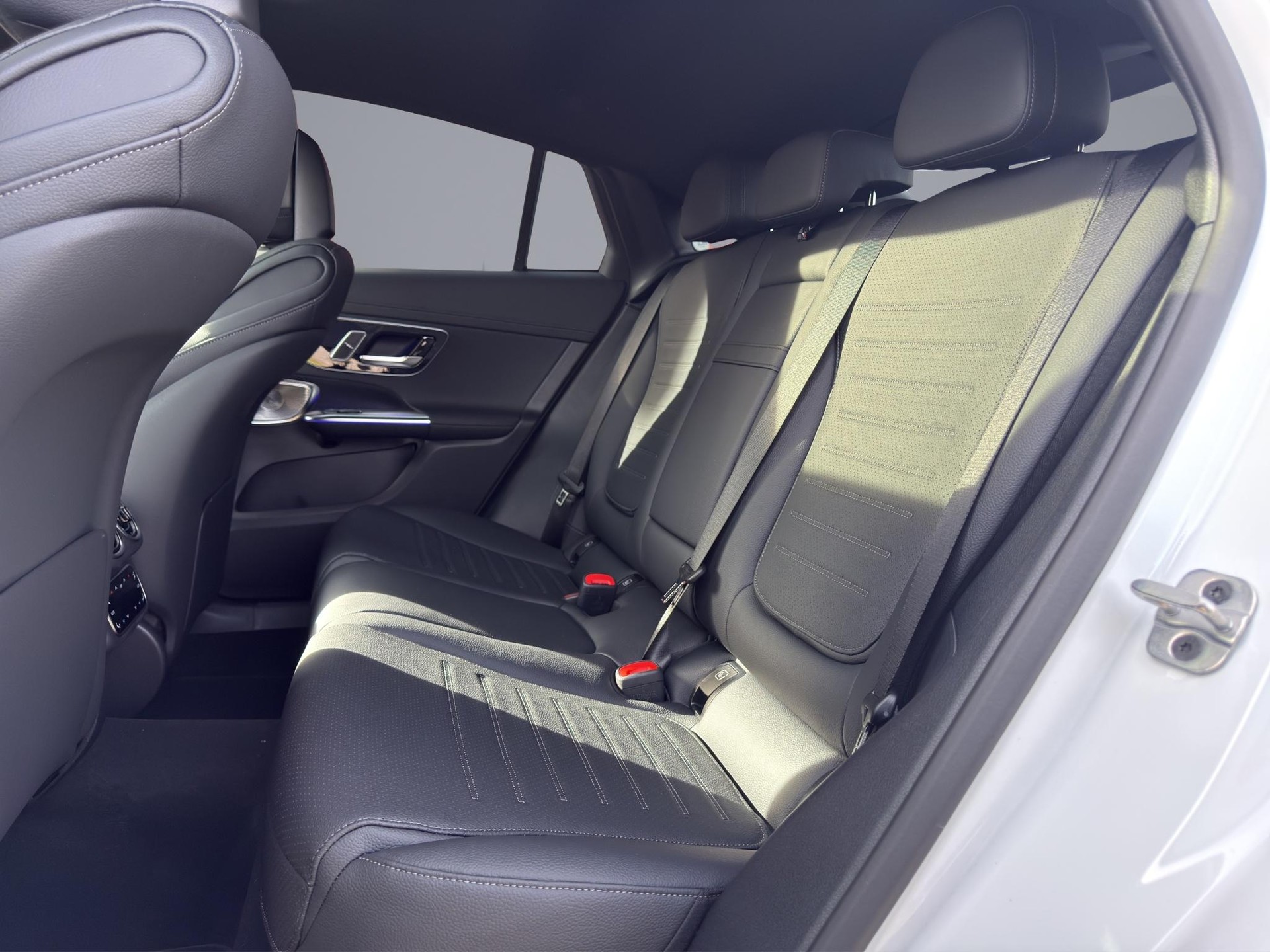 MERCEDES-BENZ GLC 300 AMG Line 4matic Coupé-image-13