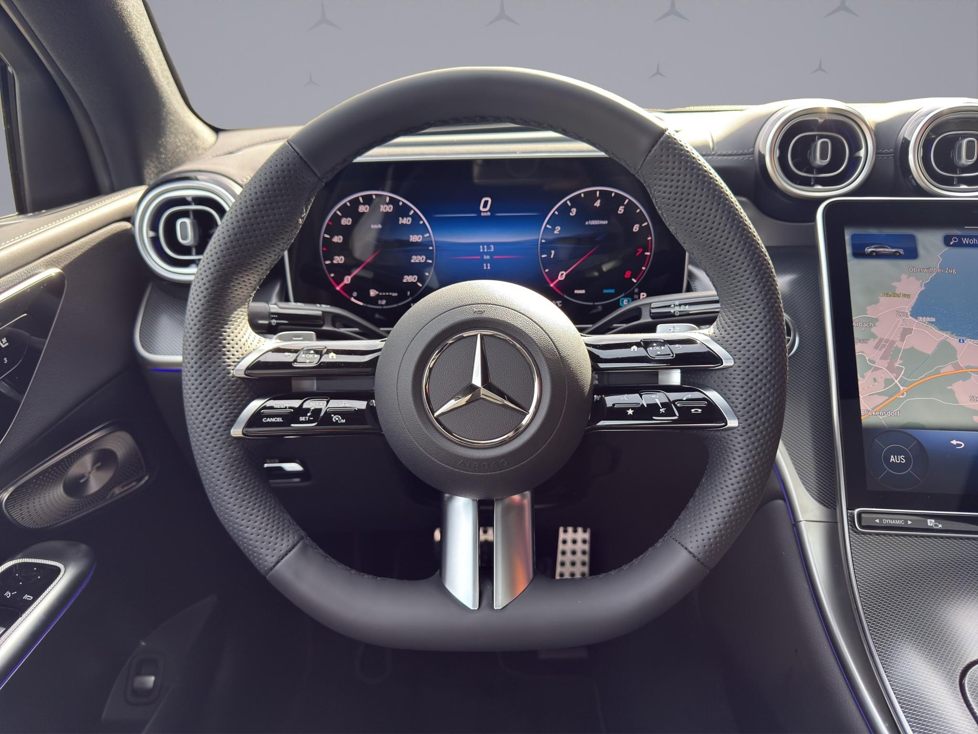 MERCEDES-BENZ GLC 300 AMG Line 4matic Coupé-image-12