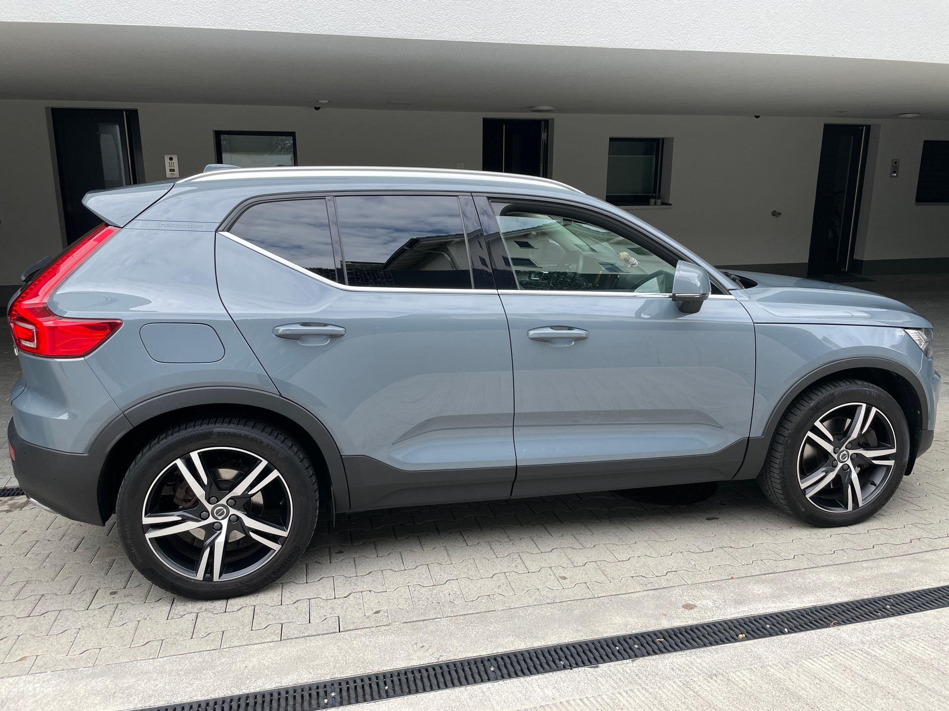 VOLVO XC40 T5 TwE Inscription / Garantie bis 04.2027 / 1. Hand (CH) / Polestar / ab MFK-image-1