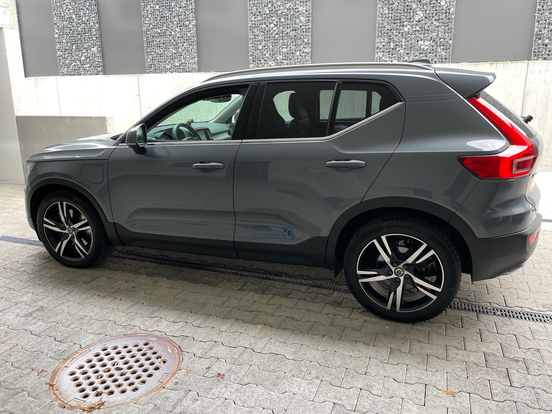 VOLVO XC40 T5 TwE Inscription / Garantie bis 04.2027 / 1. Hand (CH) / Polestar / ab MFK-image-2